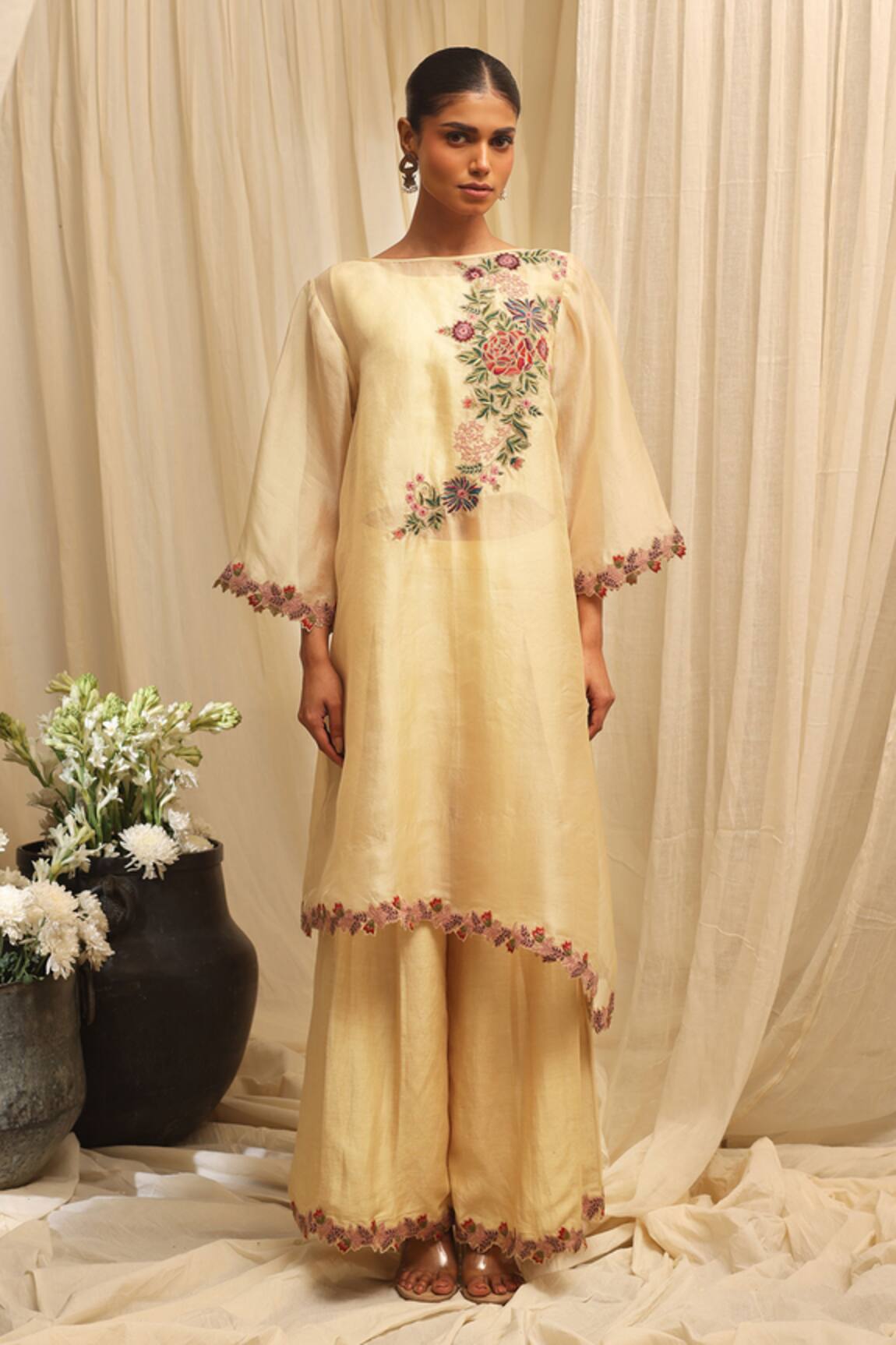 Ekru Saanjh Gulab Kurta Set 