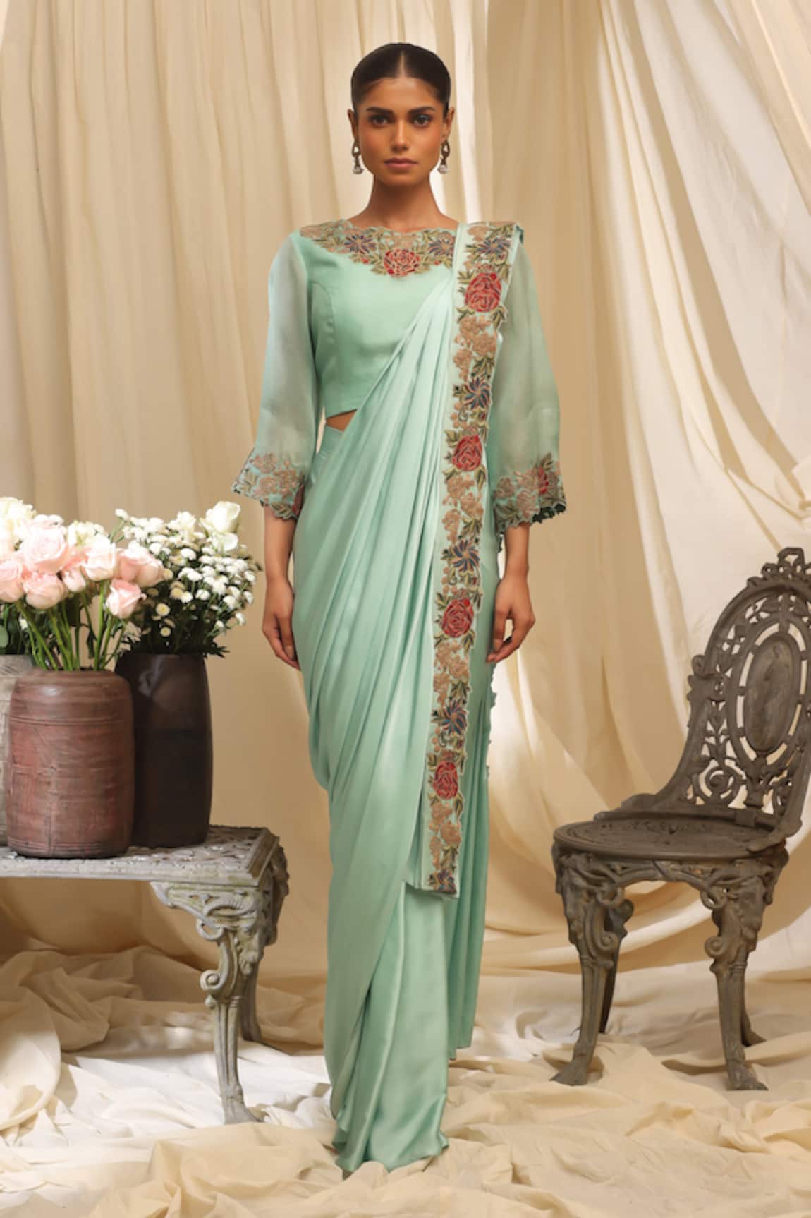 Ekru Rose Crest Pre-Draped Saree Set 