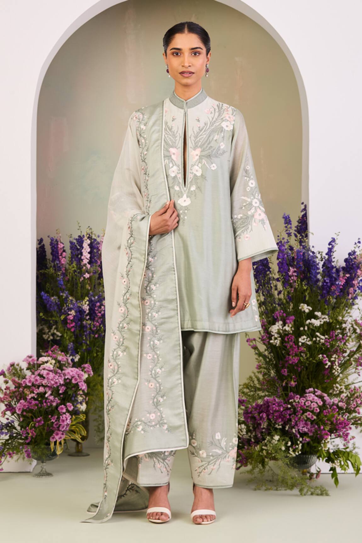 Sue Mue Green Appliqué Embroidered Kurta Set 