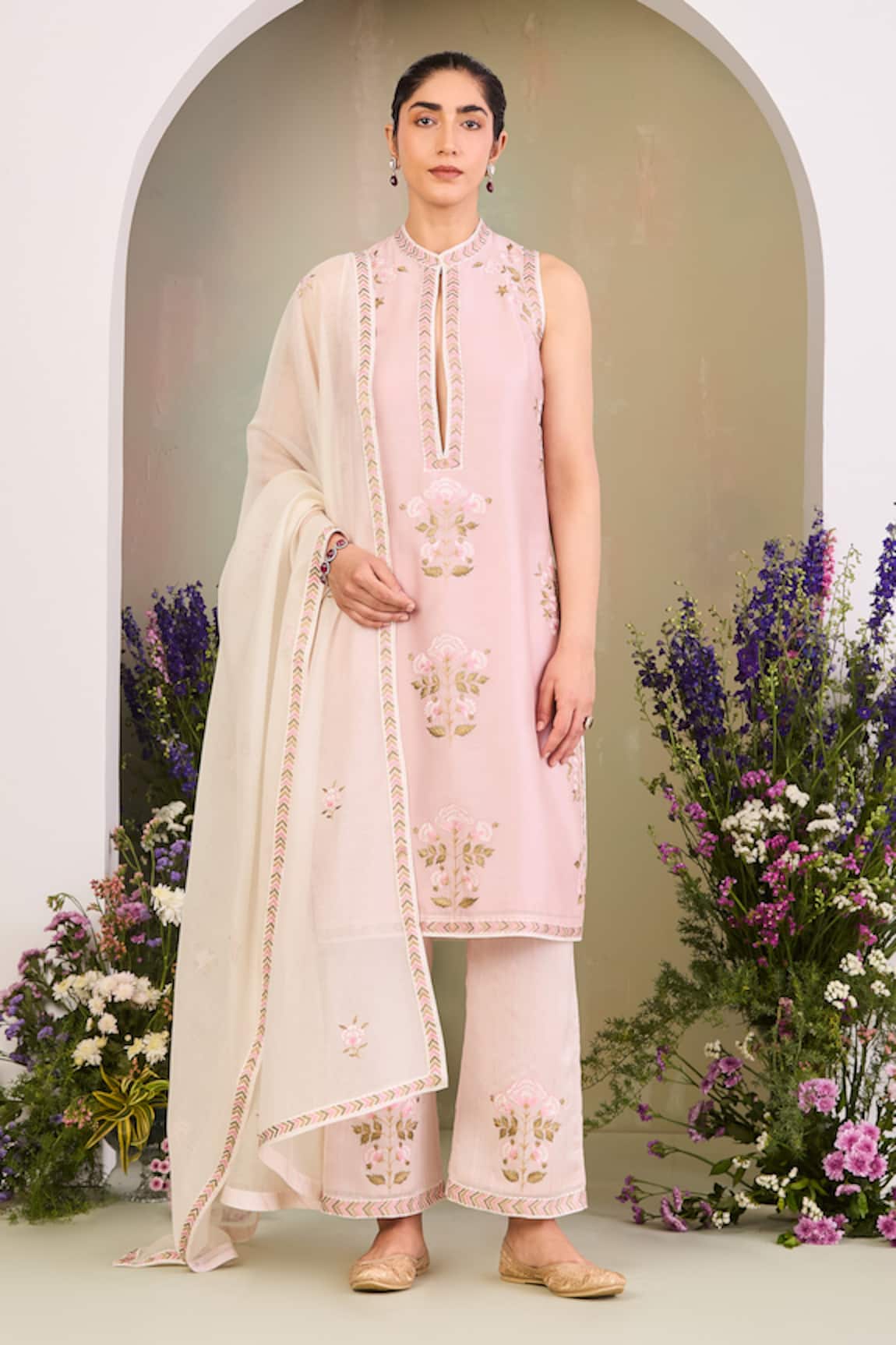 Sue Mue Floral Embroidered Pink Kurta Set 