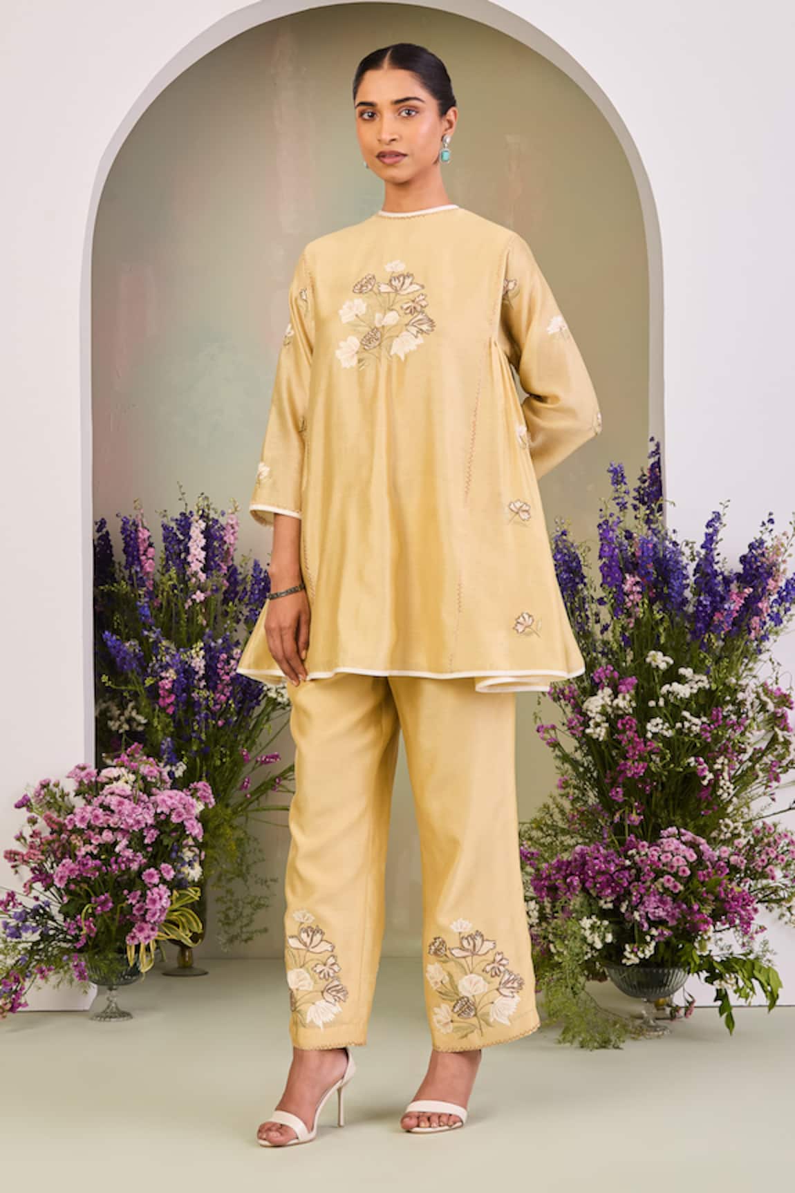 Sue Mue Pastel Yellow Floral Embroidered Kurta Set 