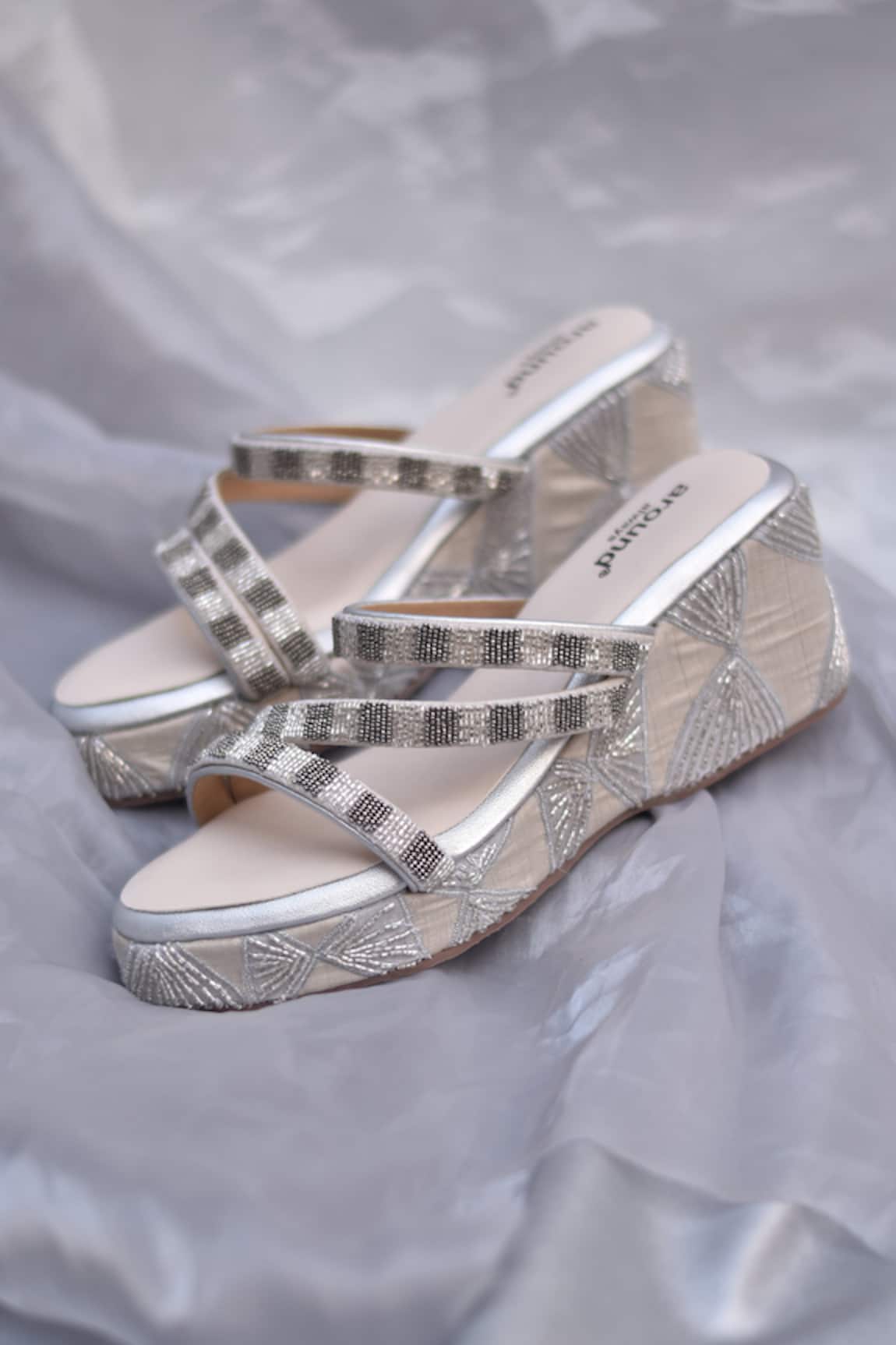 AROUND ALWAYS Illusion Wedges  