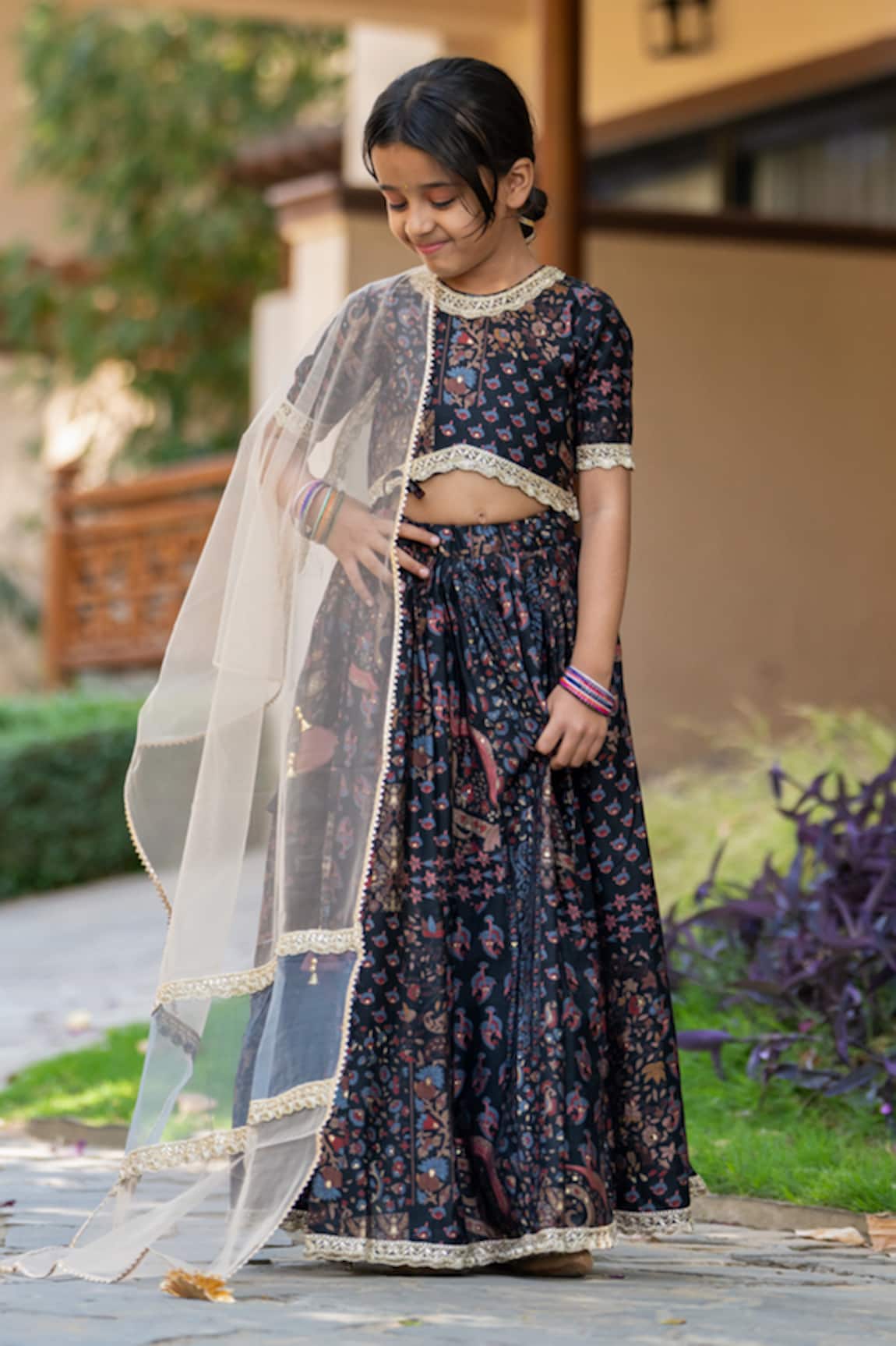 YUVRAANI JAIPUR Grey & Black Floral Printed Lehenga Set 
