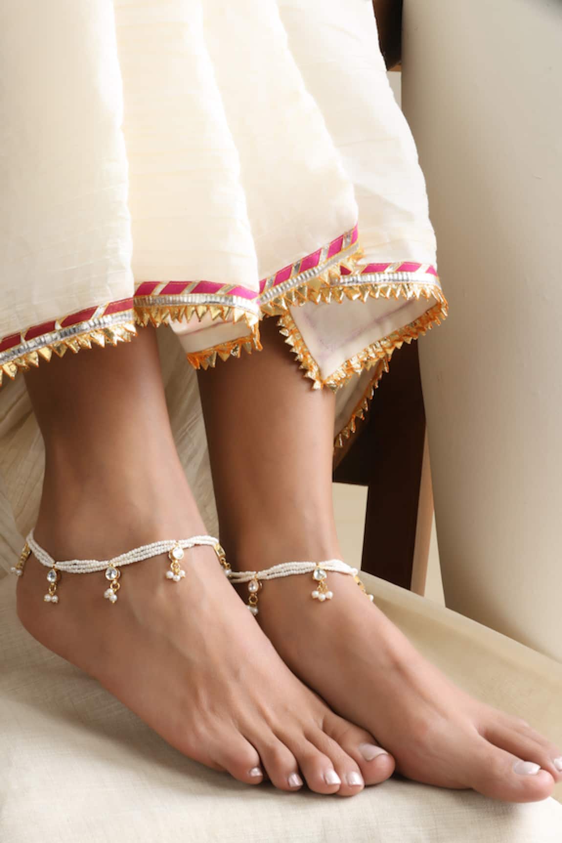 SWABHIMANN Gold Kundan and Pearls Anklets 