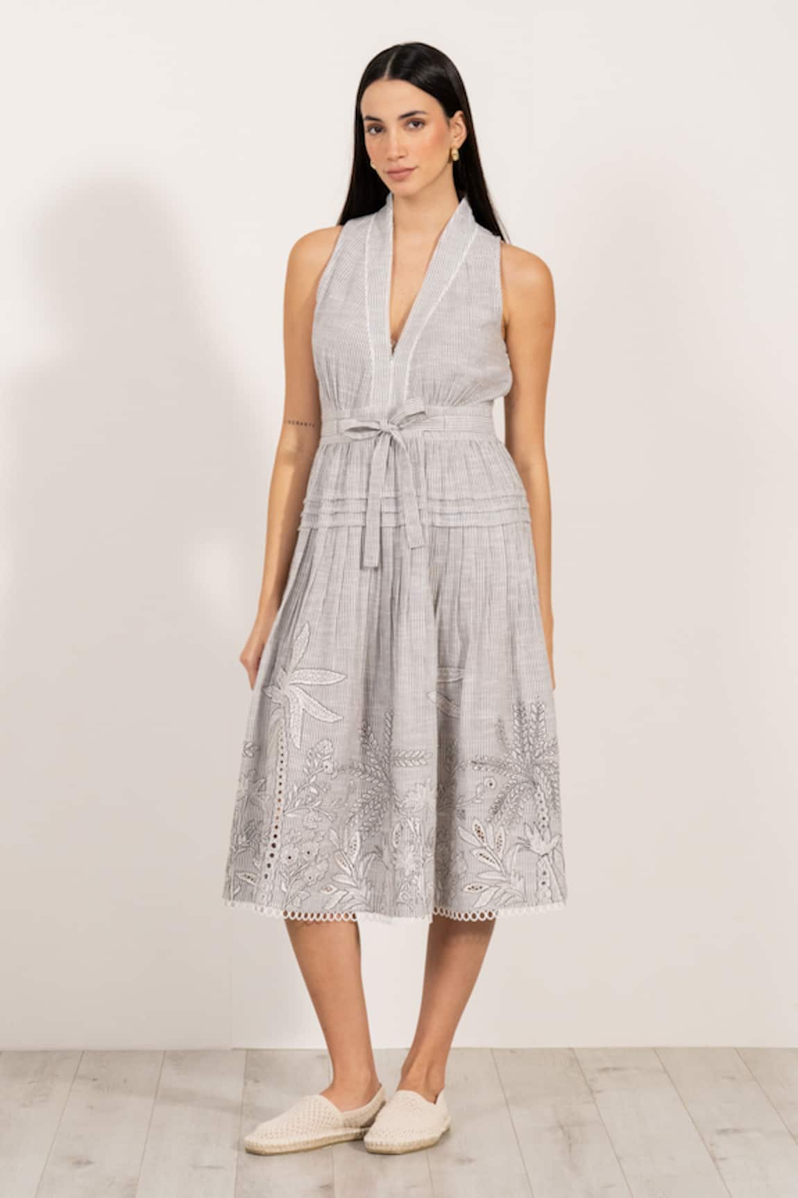 RANNA GILL Halter Neck Pleated Midi Dress 