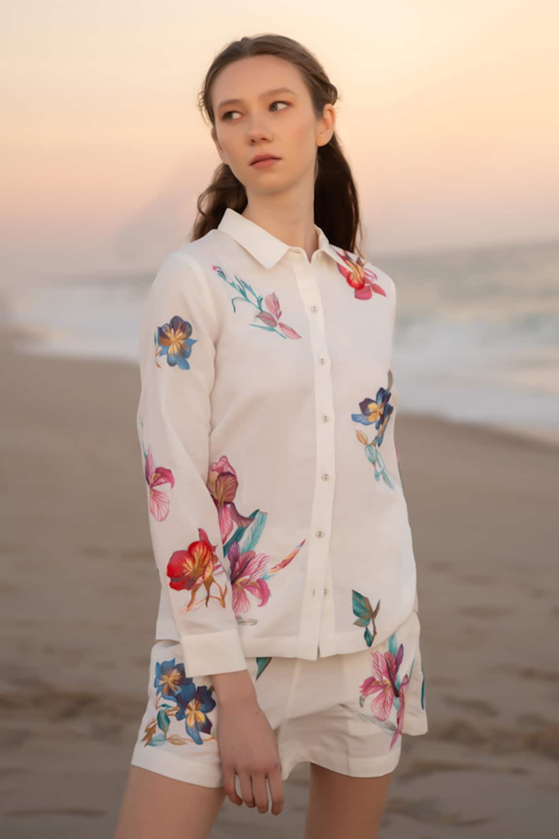 RANNA GILL Floral Embroidered Buttondown Shirt 