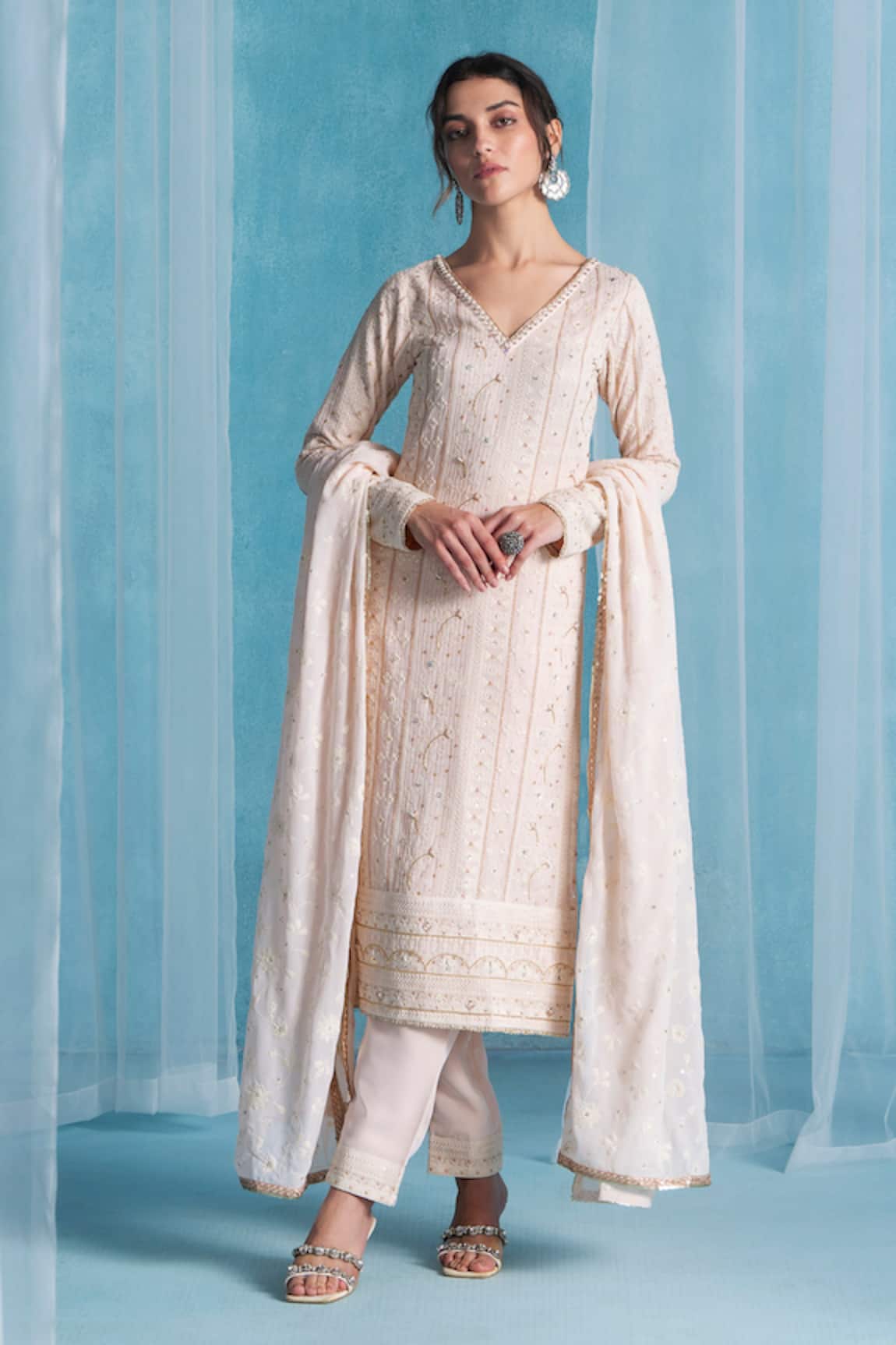 LASHKARAA Embroidered Soft Peach Kurta Set 