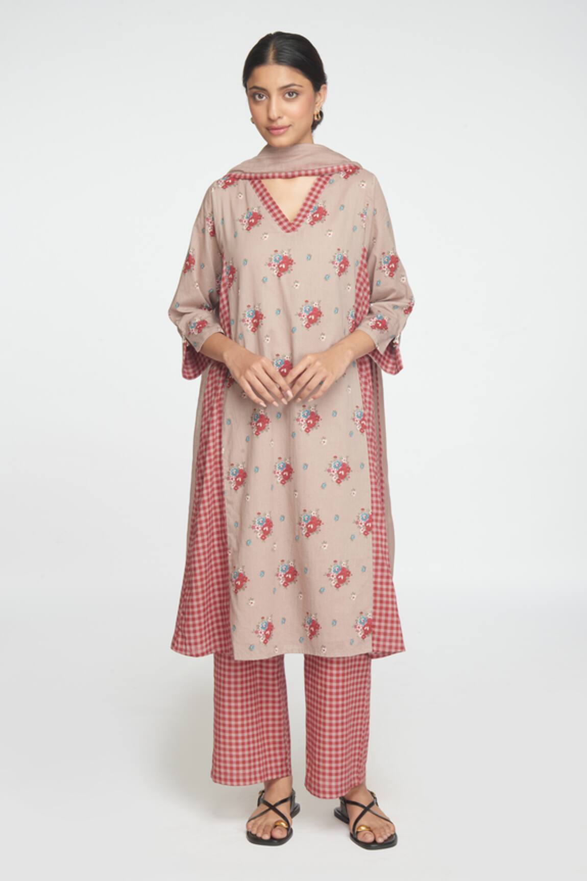 Sinjhar Beige Floral Printed Kurta Set 