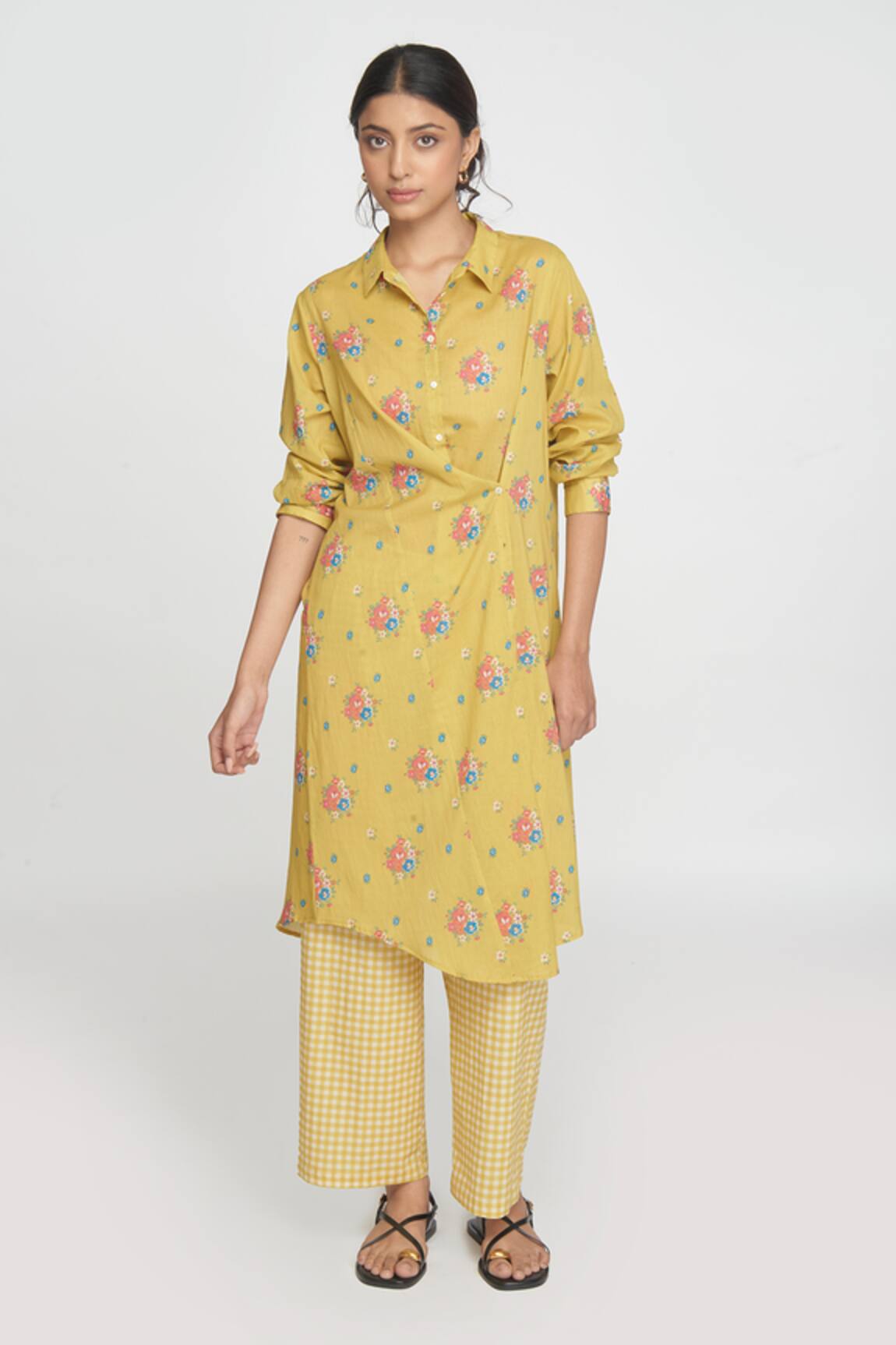Sinjhar Floral Printed Yellow Kurta Set 