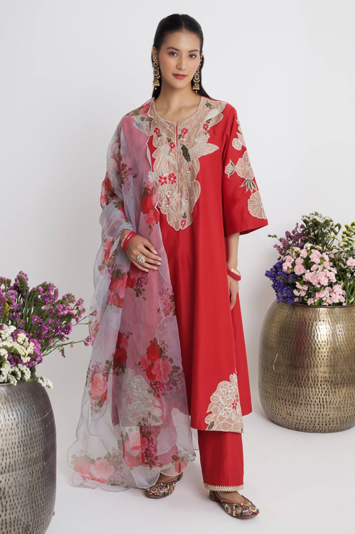 Siyona by Ankurita Laal Bootedaar Kurta Set 