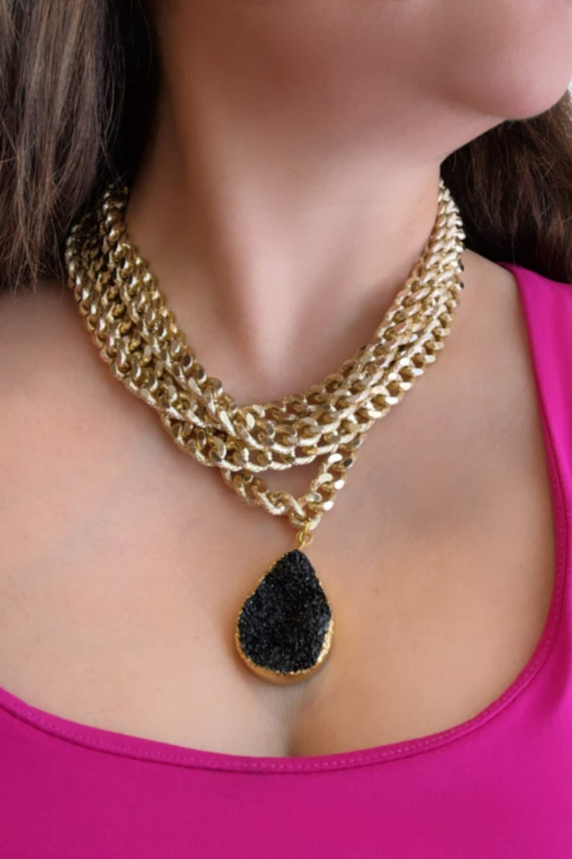 Studio6 Jewels Contemporary Pendant Necklace with Black Stone 