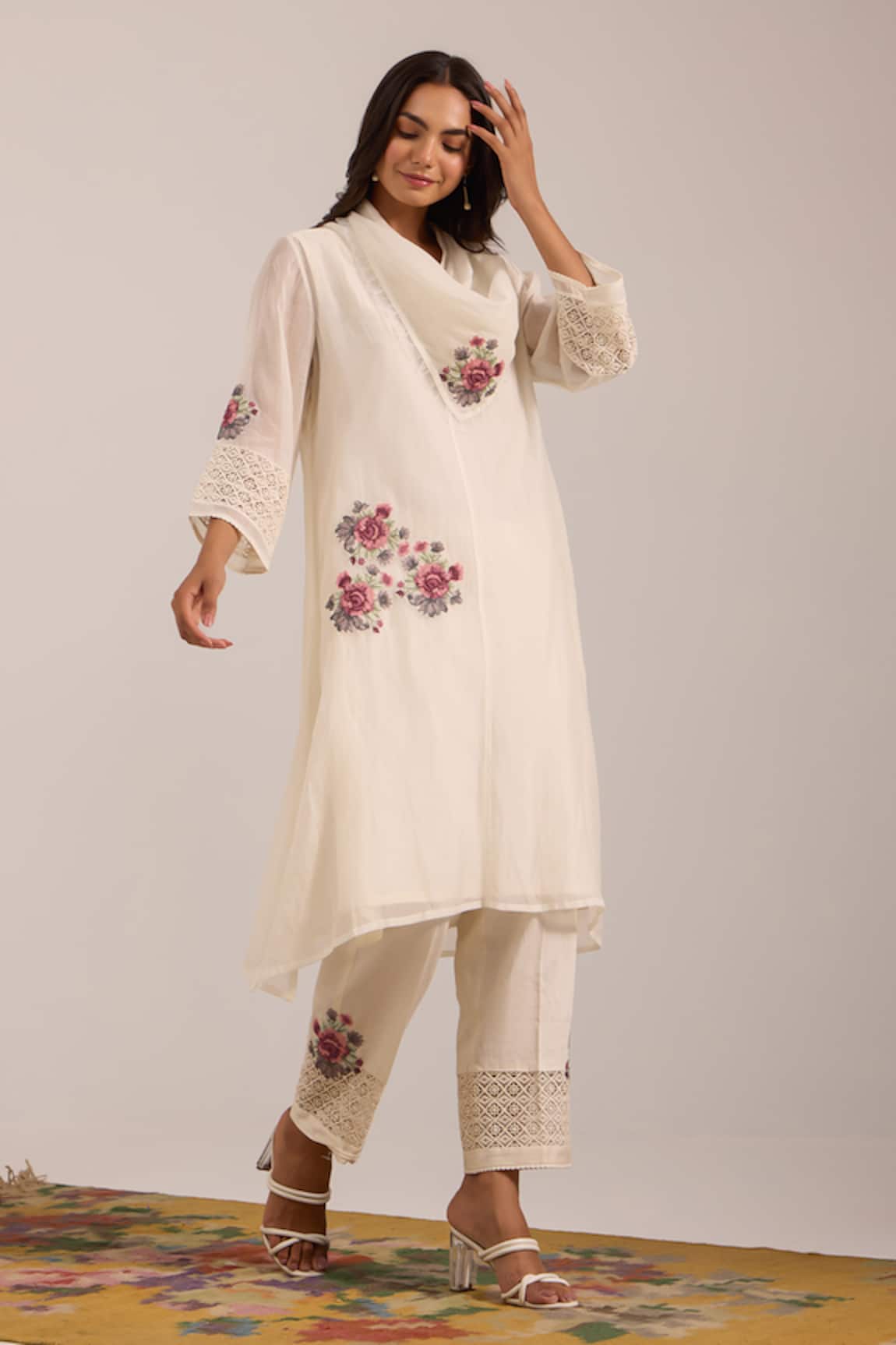 OMI Off White Chanderi Kurta Set 
