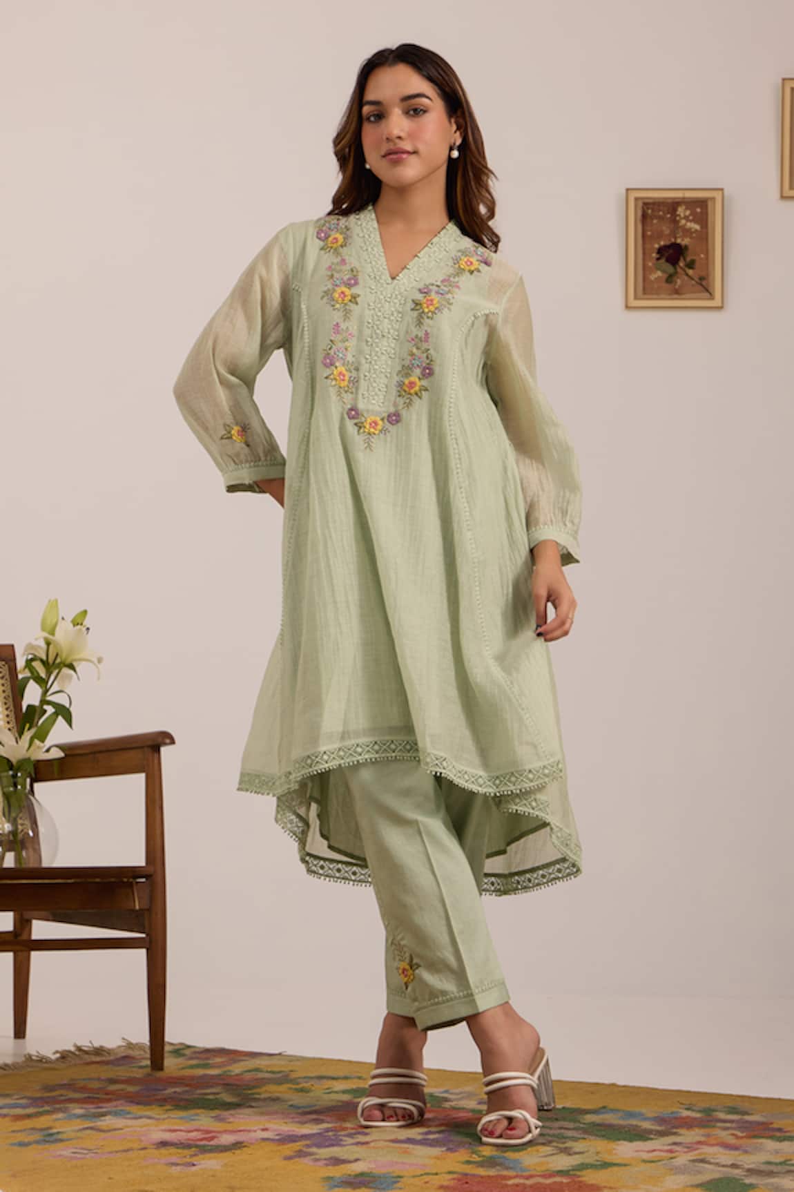 OMI Sea Green Embroidered Kurta Set 