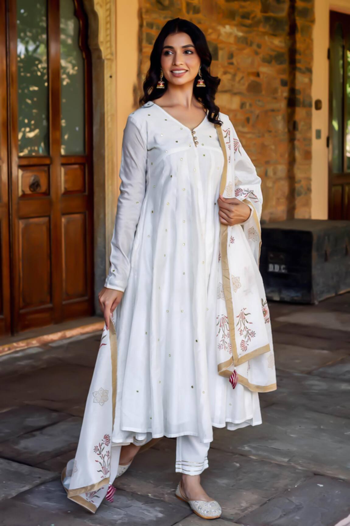 Missprint Nisha White Anarkali Kurta Set 