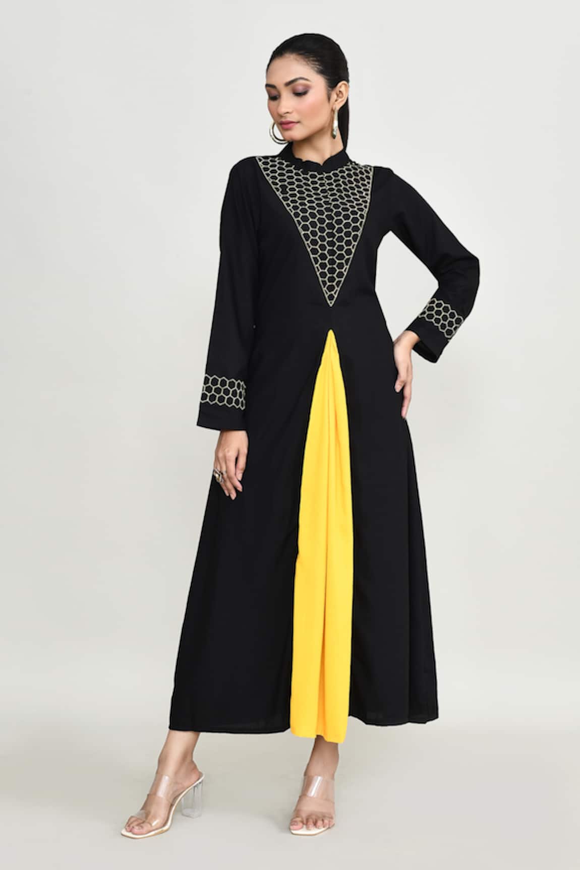 Abbaran Black Embroidered Kurta Set With Palazzo 