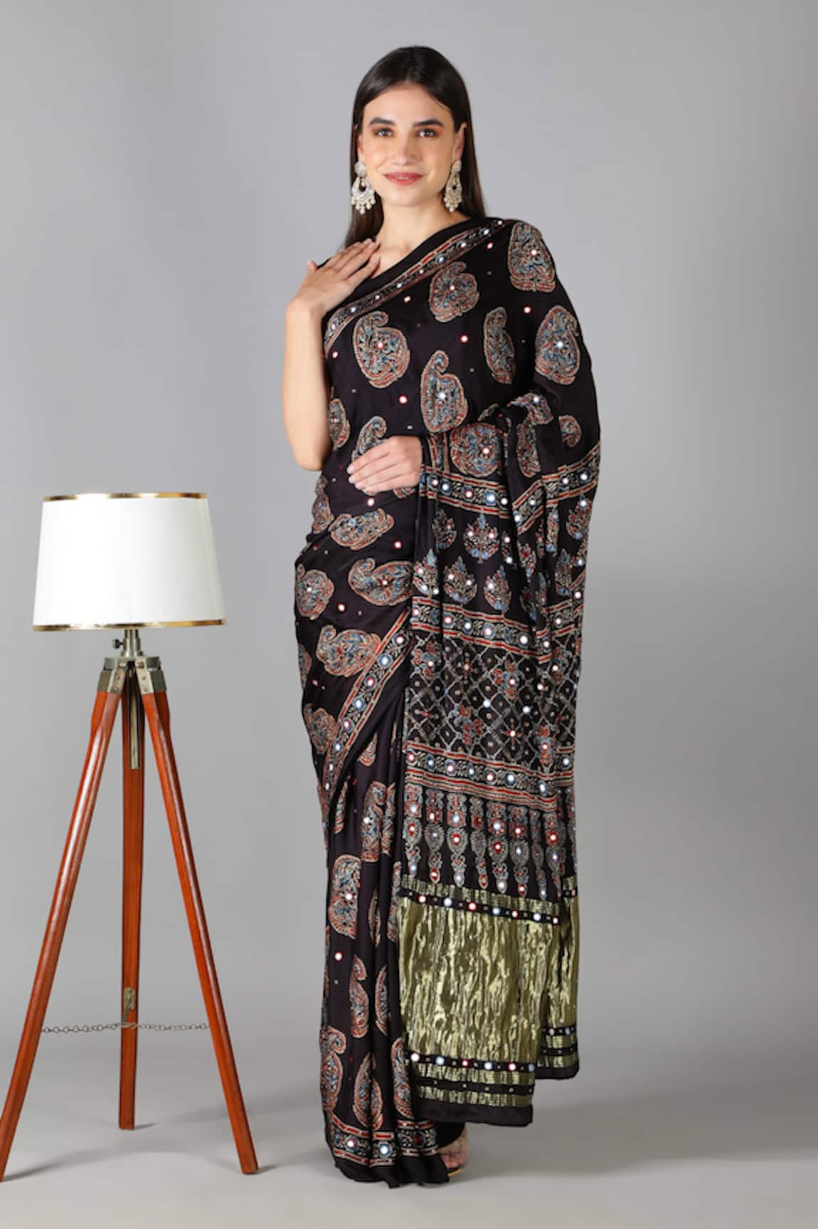 Sheeshakari Black Printed Silk Saree With Blouse Piece 
