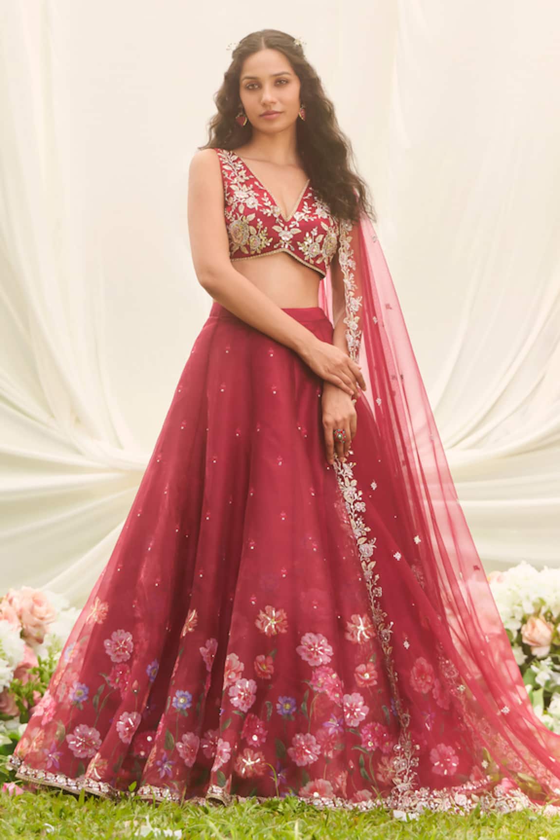 LASHKARAA Red Floral Embroidered Lehenga Set 