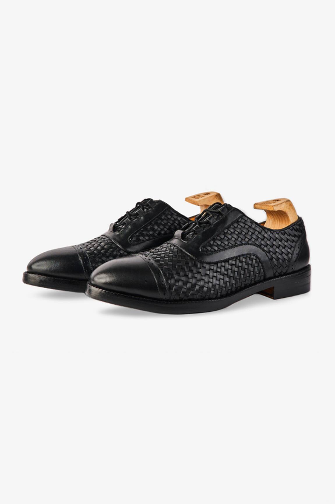 Whitemuds Cashel Black Woven Oxfords 