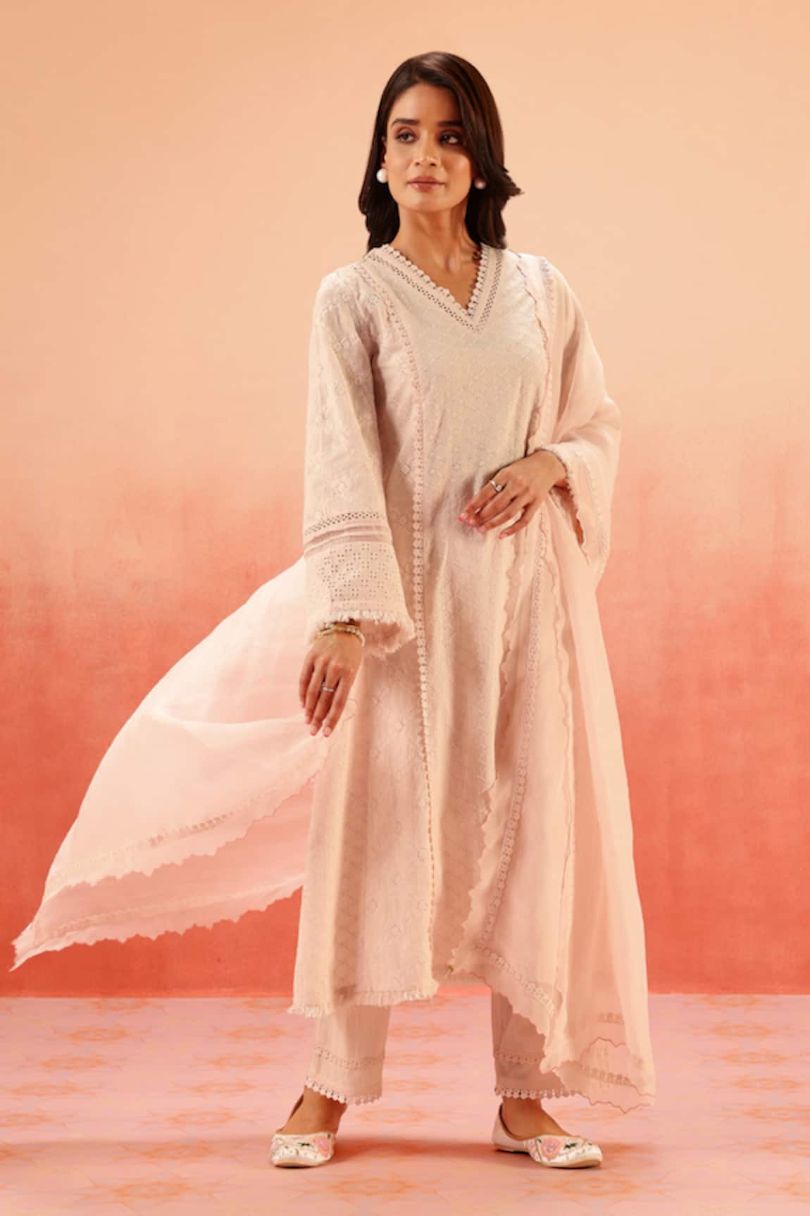 Dohr India Light Pink Embroidered Kurta Pant Dupatta Set 