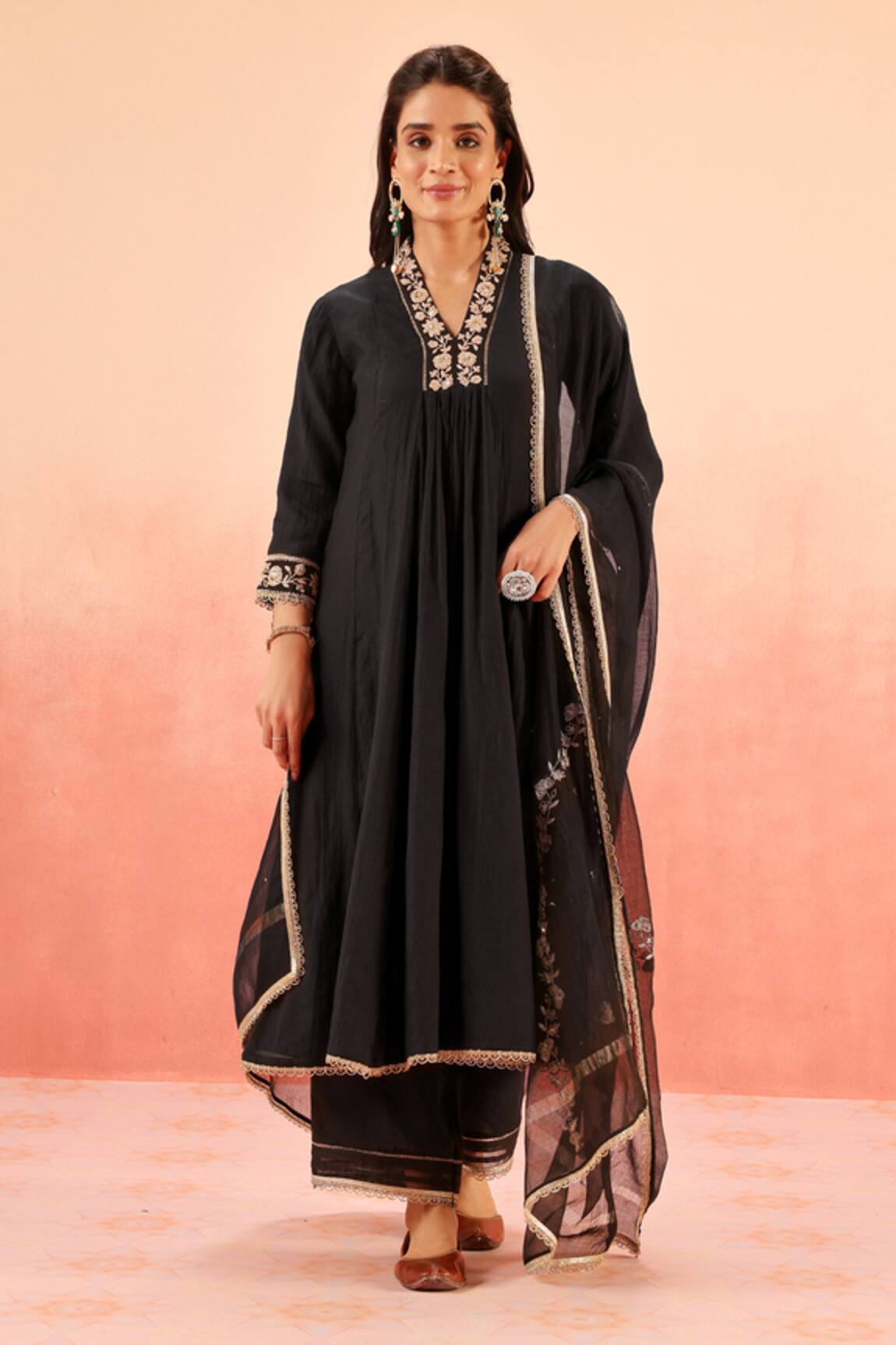 Dohr India Black Embroidered Kurta Pant Dupatta Set 