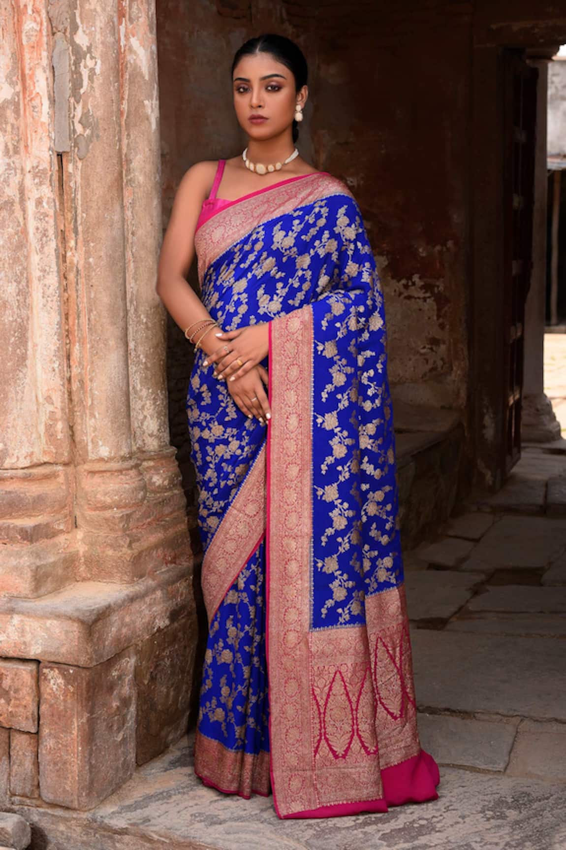 Naaritva India Royal Blue Hand Woven Saree With Blouse 