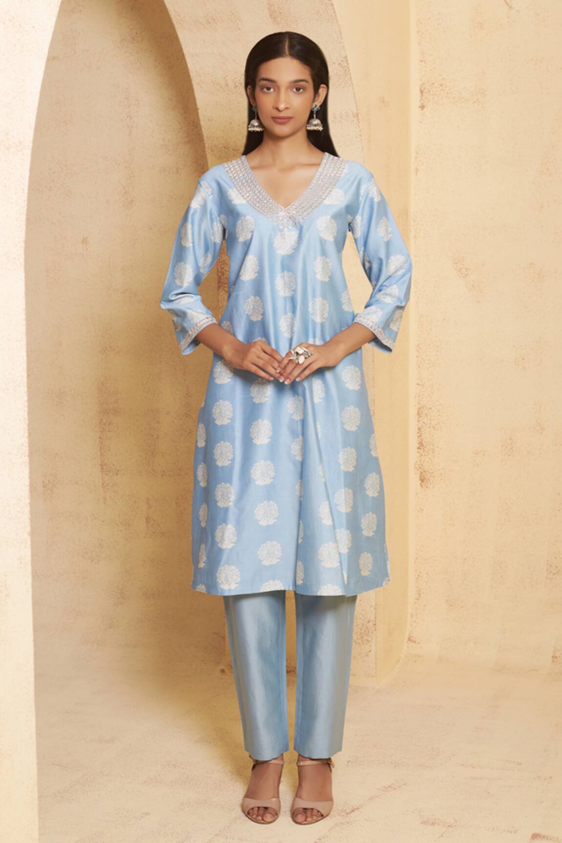 Thetaa Hand Embroidered Marori Work Kurta & Pant 
