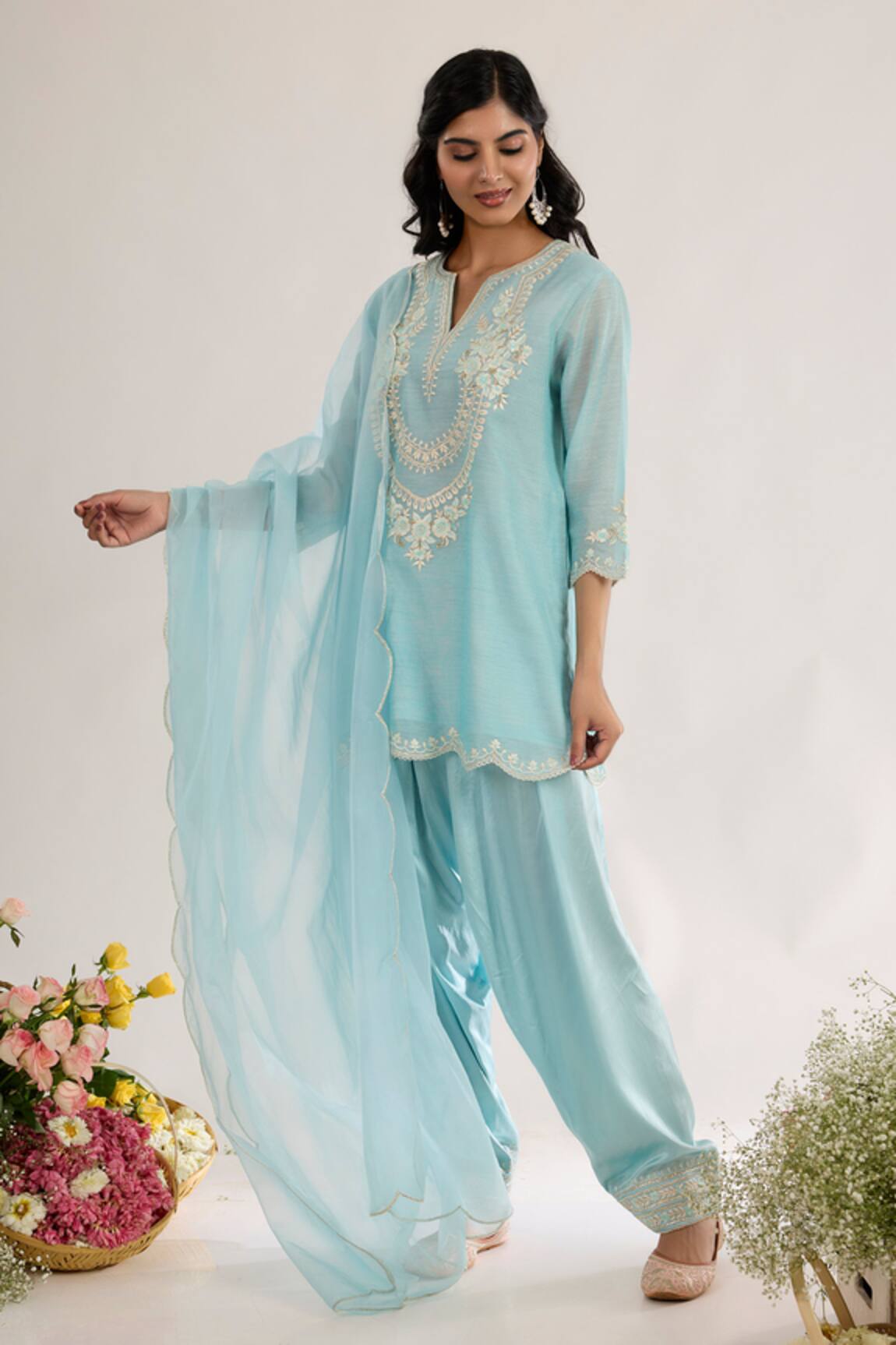 saina kapoor Embroidered Chanderi Kurta Set 