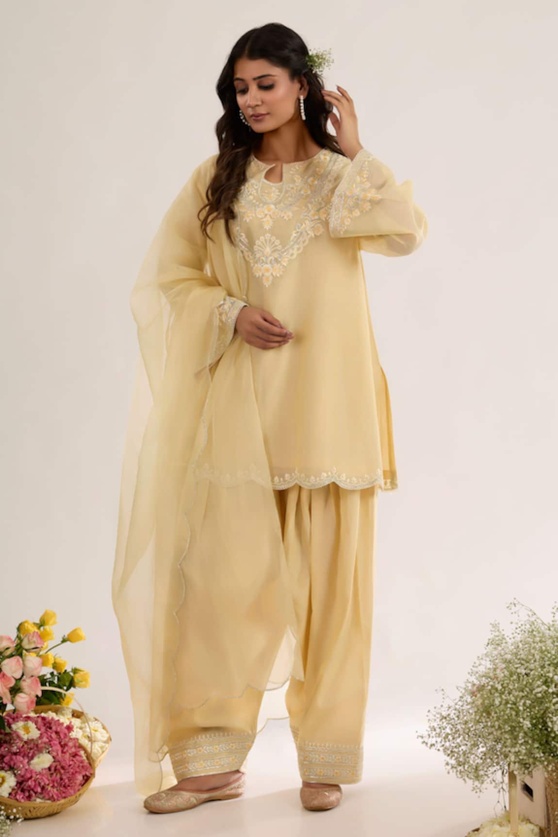 saina kapoor Soft Yellow Chanderi Kurta Set 