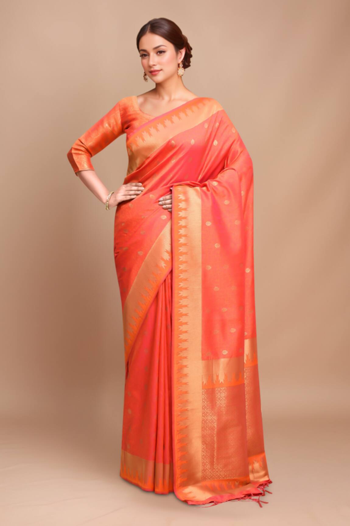 Samyukta Singhania Handloom Woven Saree With Blouse 