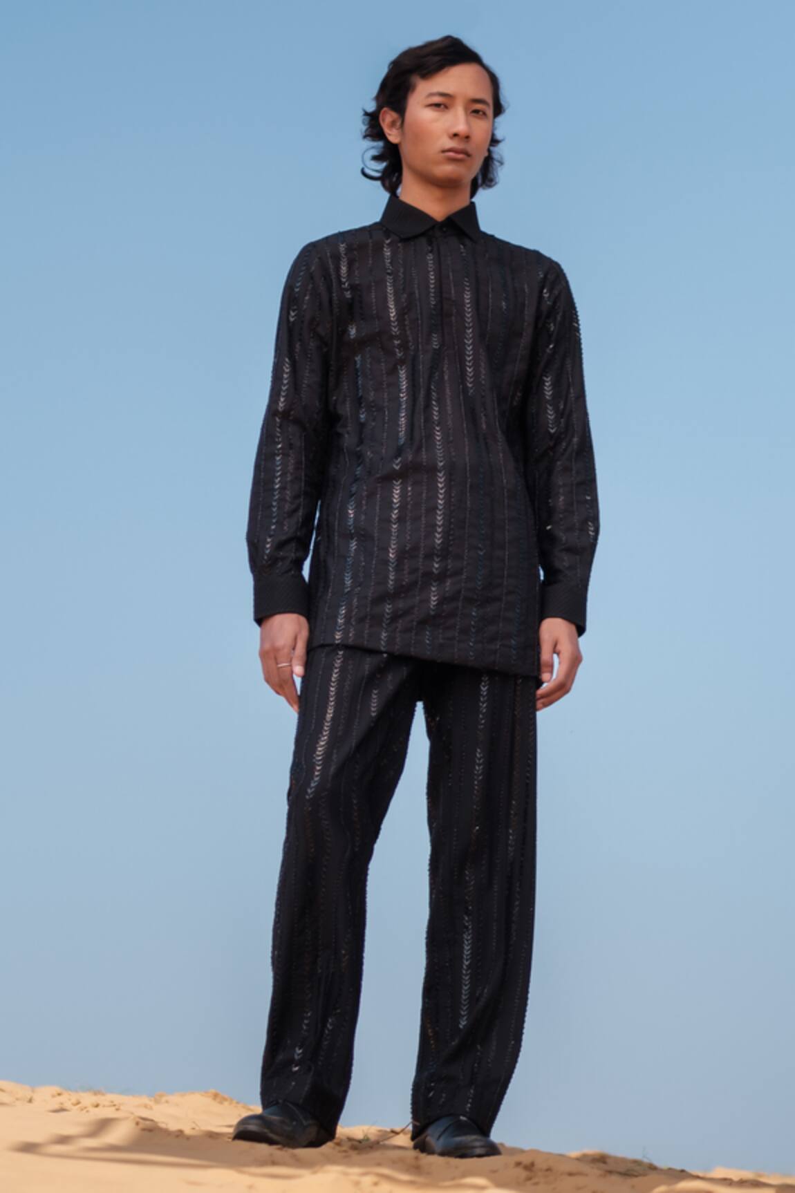 Amaare Rope Chain Black Kurta Set 