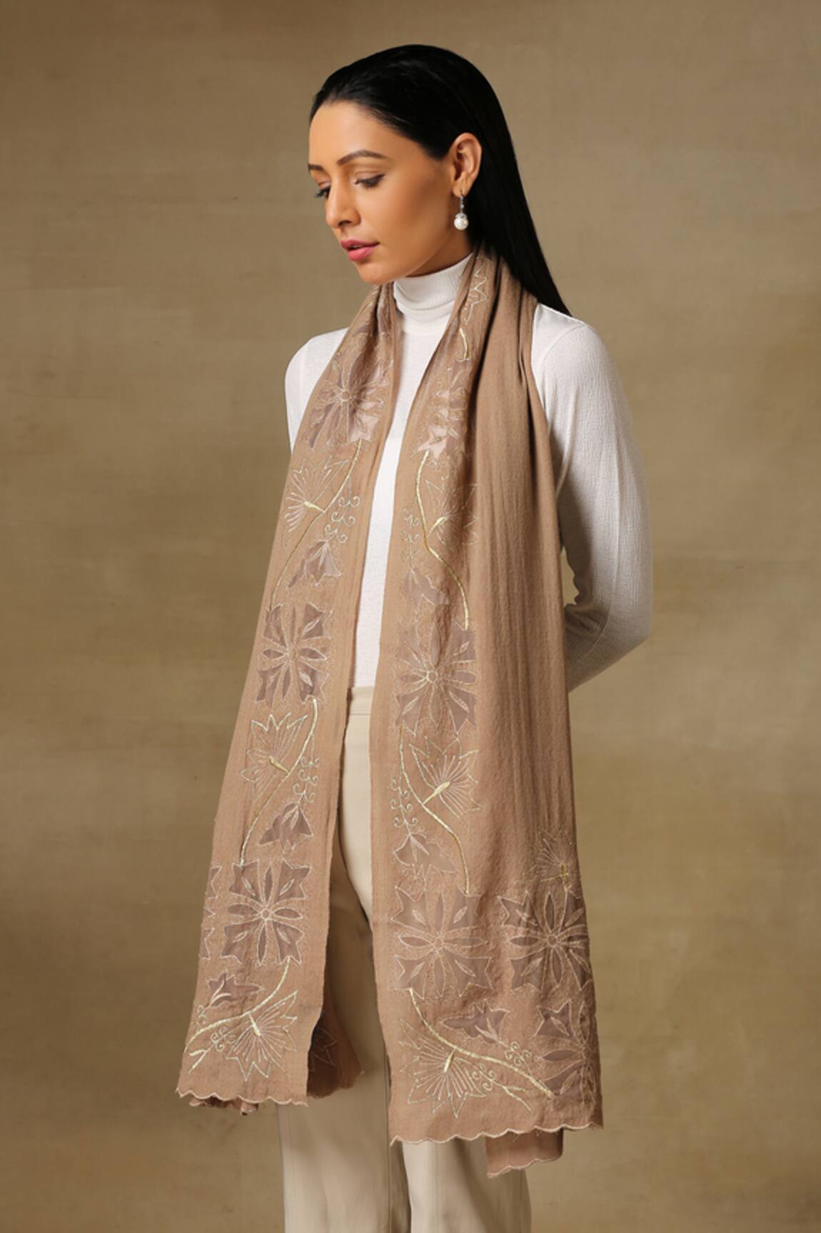 SHAZA Embroidered Vineyard Stole 