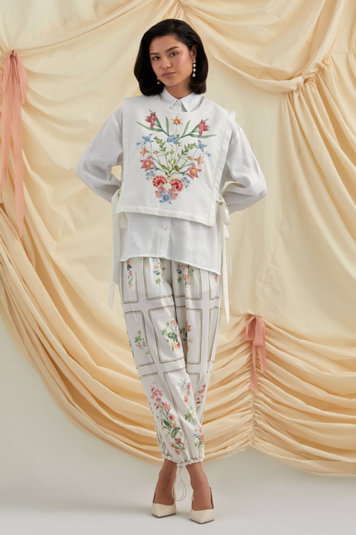 Pozruh by Aiman White Bouquet Bib Set 
