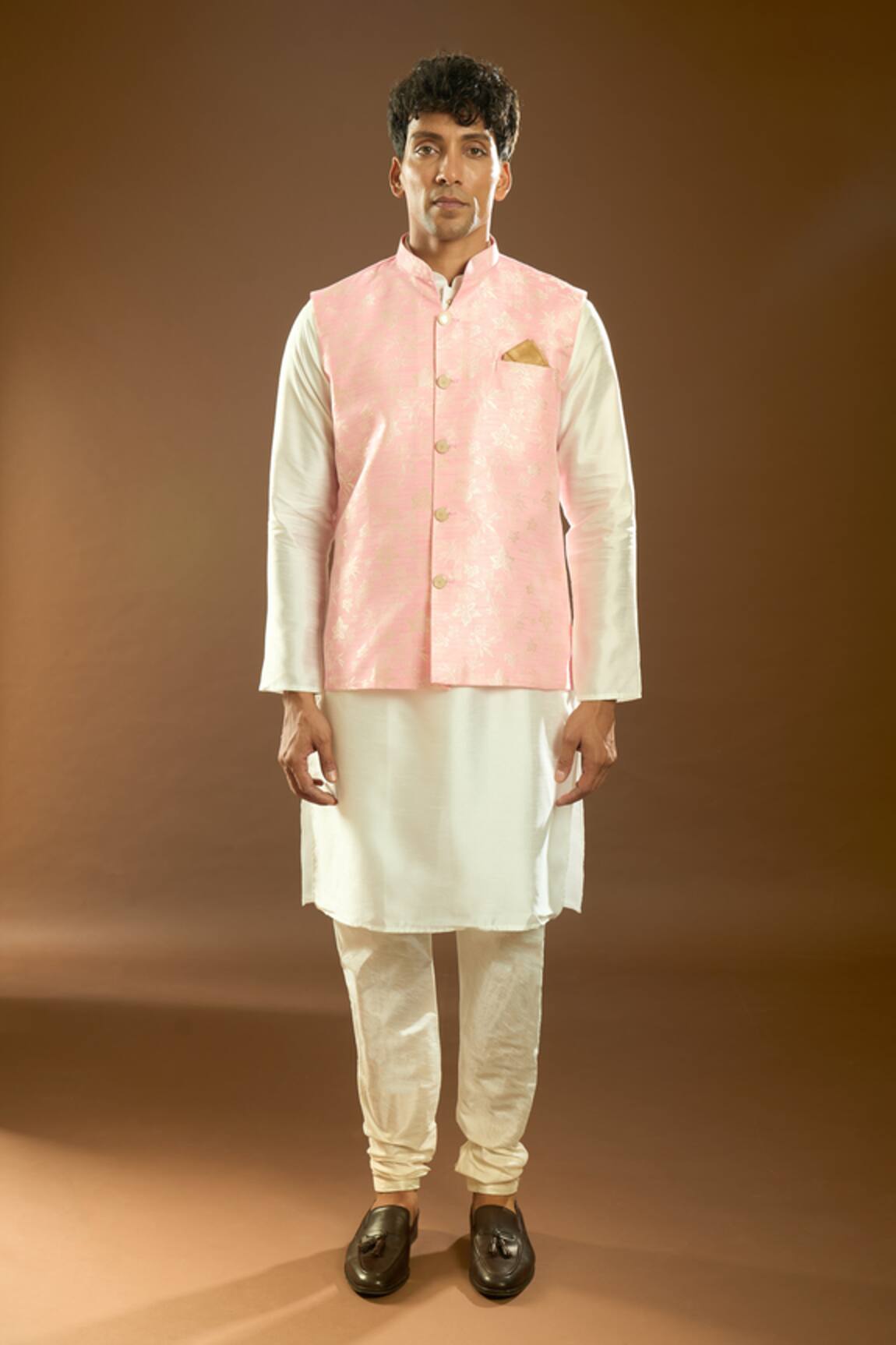Arihant Rai Sinha Floral Pattern Bundi & Kurta Set 