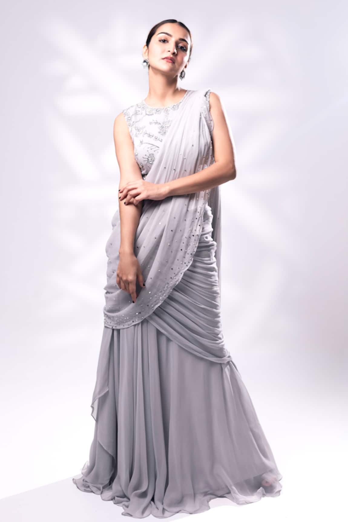 Dajwaree Grey Designer Saree & Blouse Set 