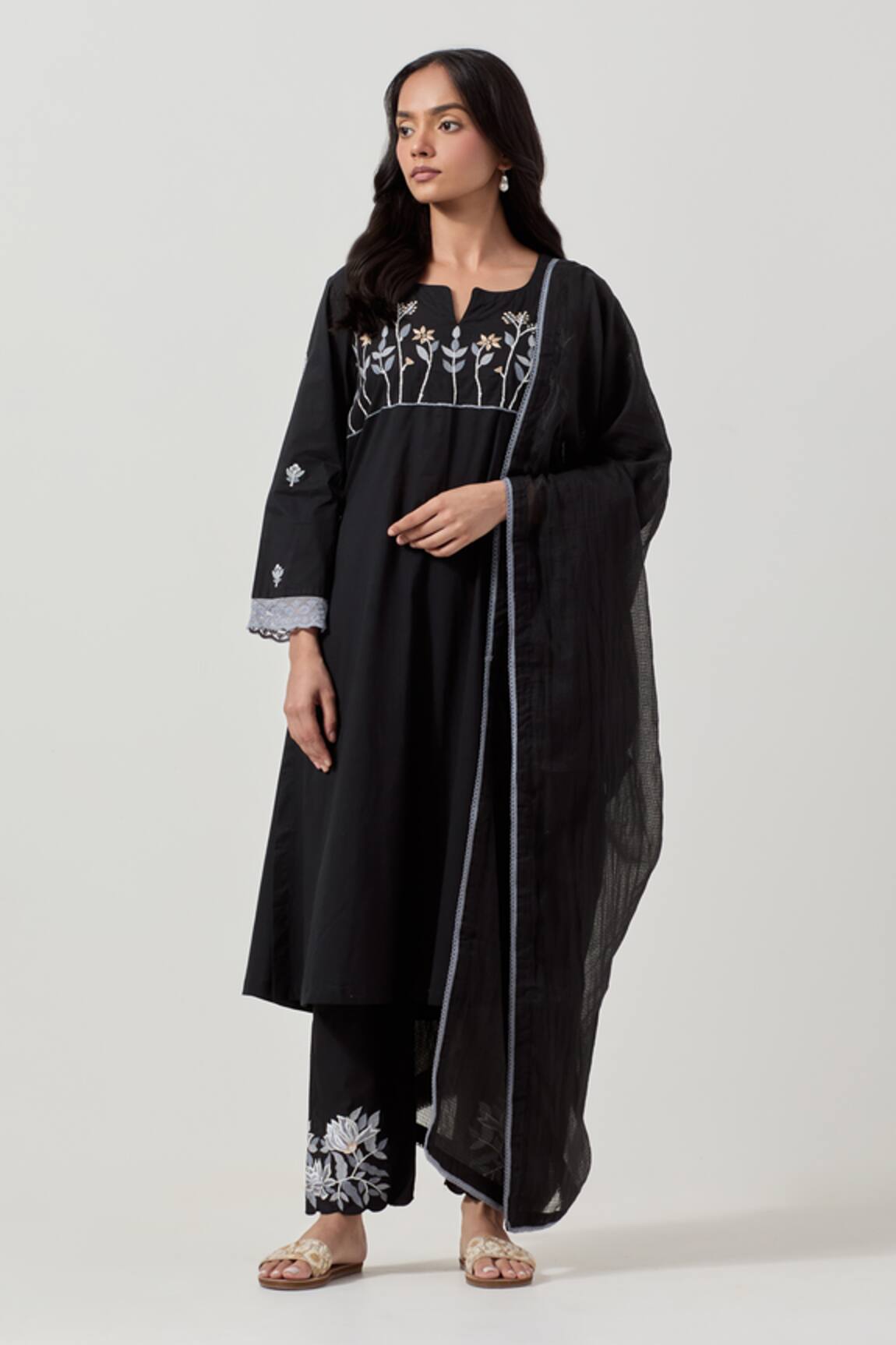 Priya Chaudhary Black Machine Embroidered Kurta Set 