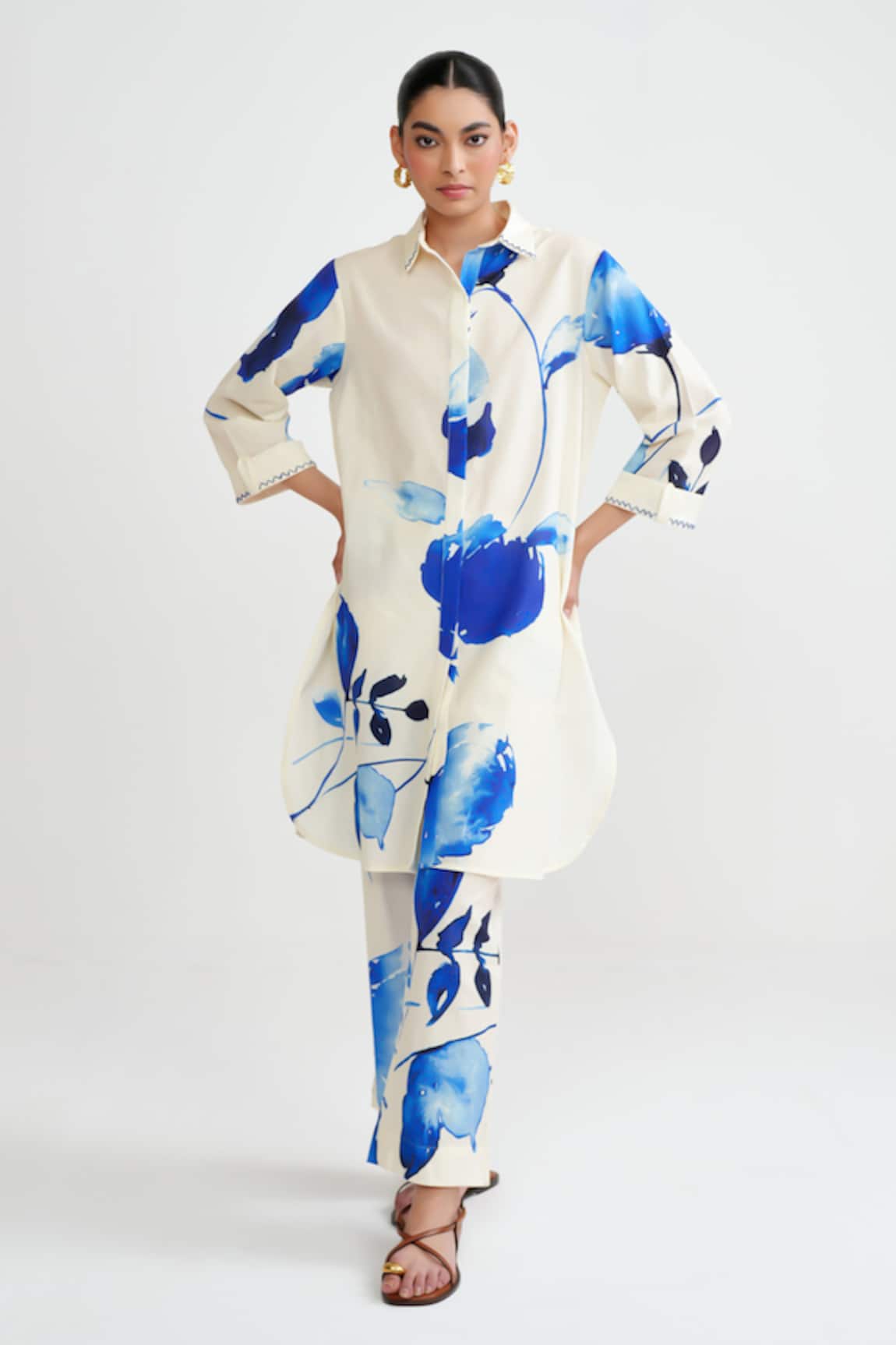 Rainas Indigo Petals Kurta With Pant 