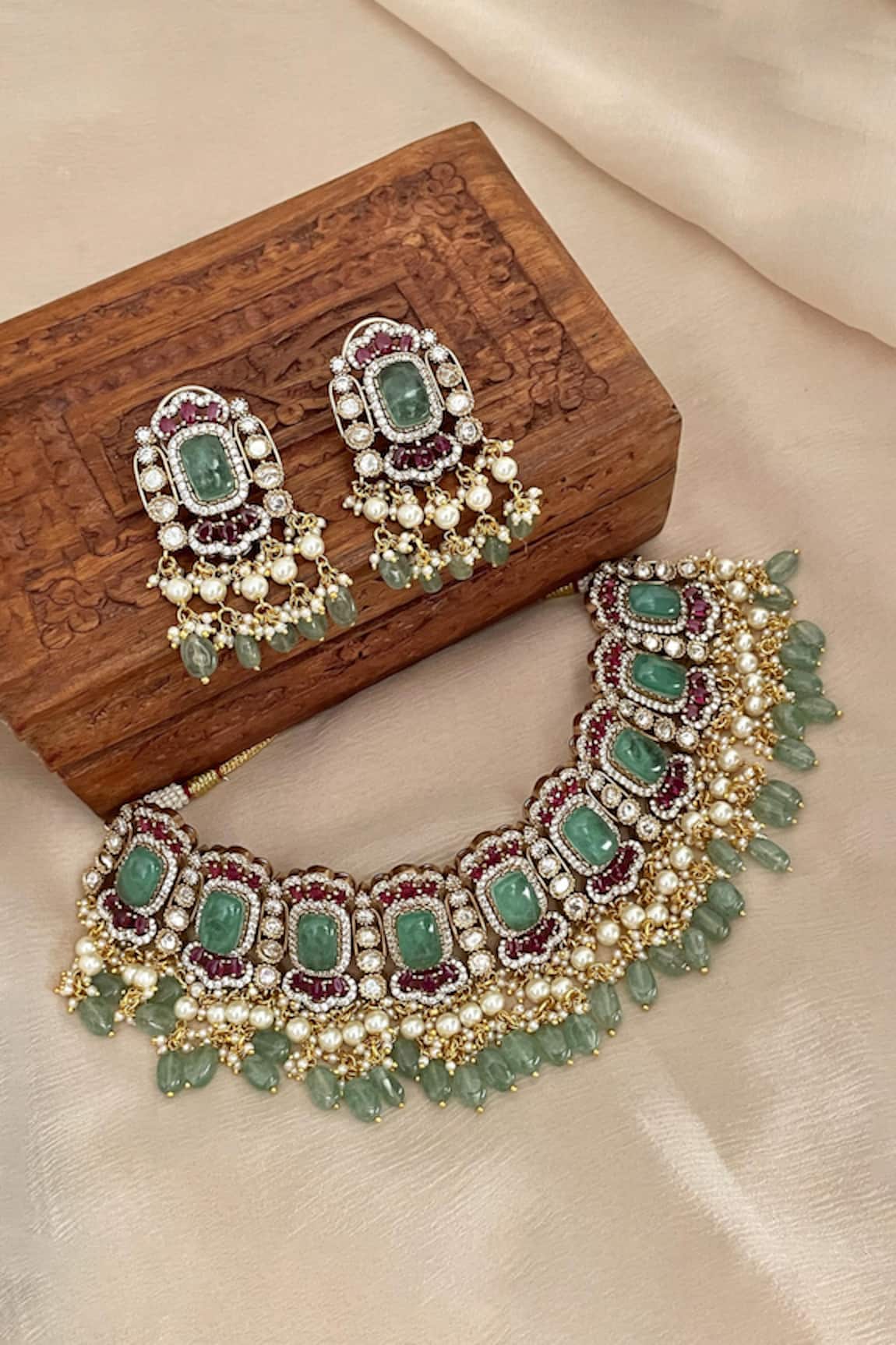 Saga Jewels Designer Necklace & Earring Set 