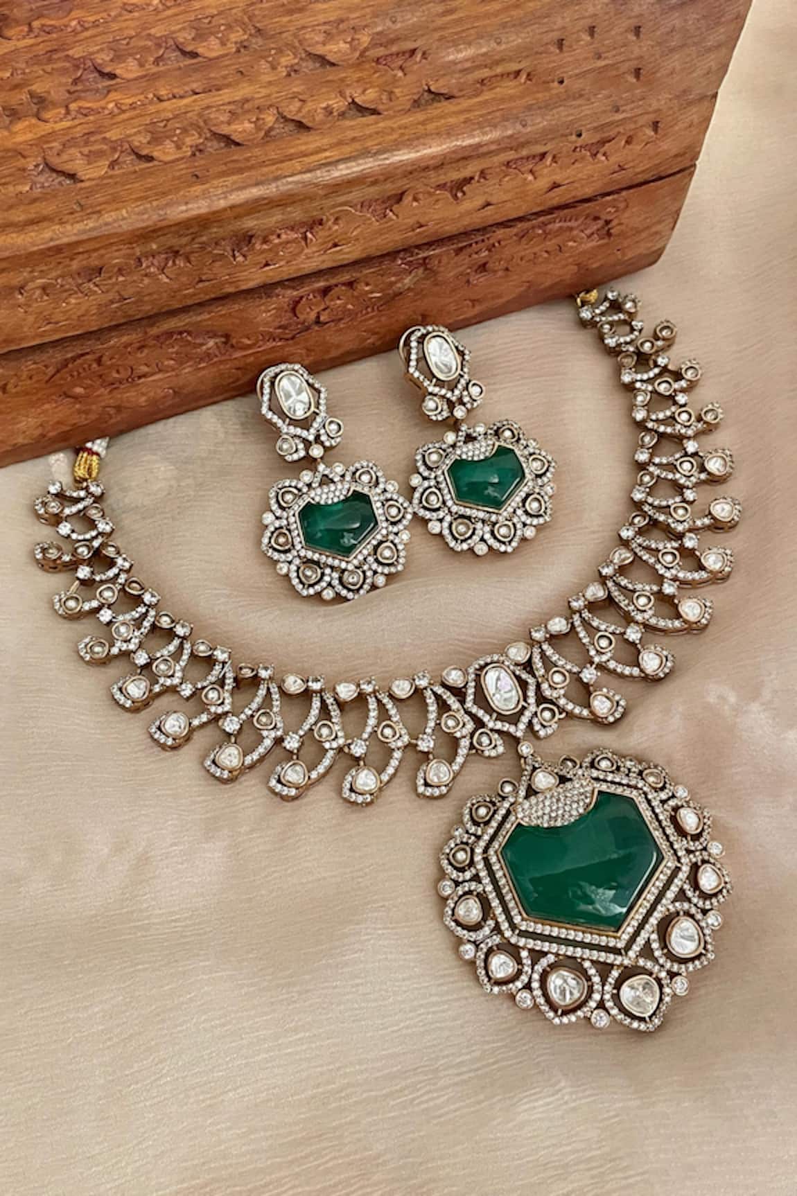 Saga Jewels Green Designer Necklace & Earring Set 