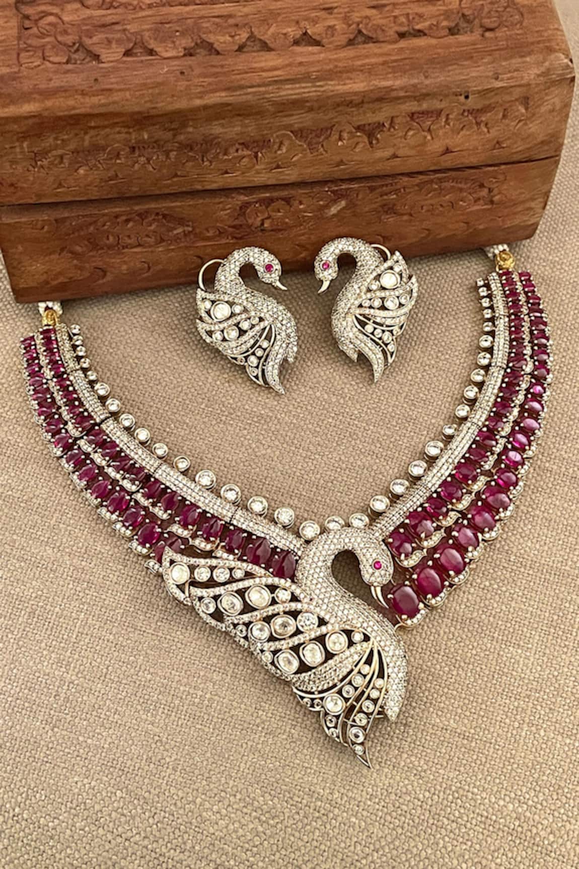Saga Jewels Swan Motif Necklace & Earring Set 