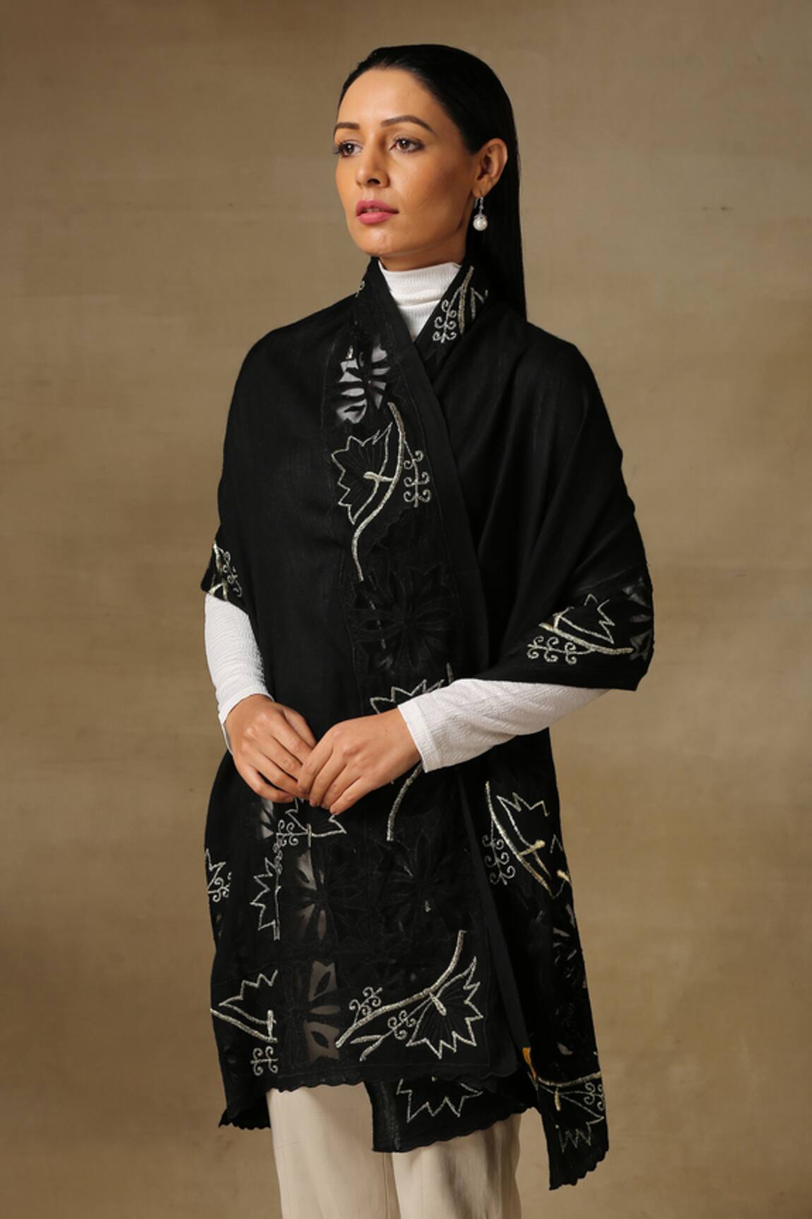 SHAZA Vineyard Zari Detail Stole 