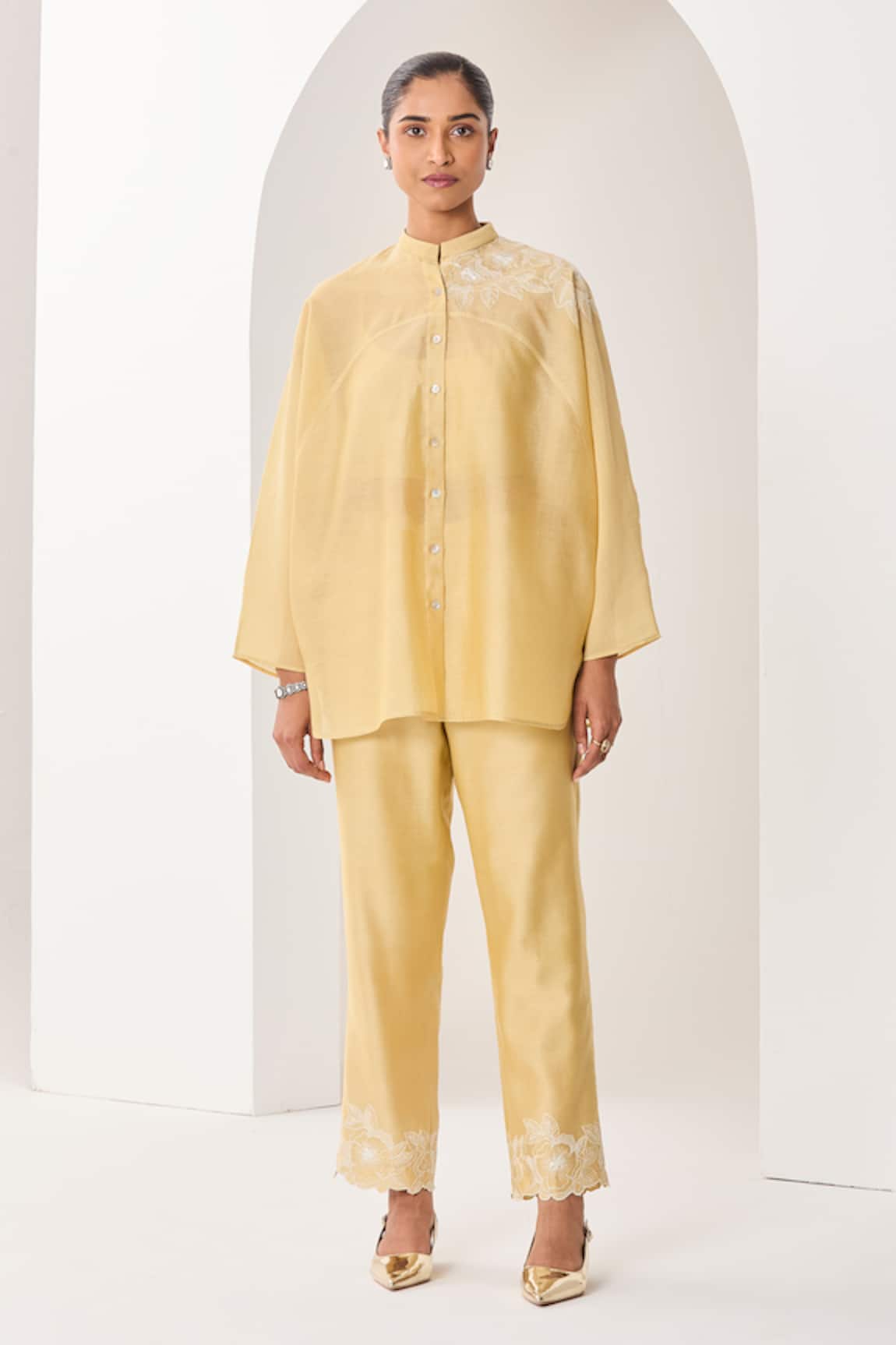 Sue Mue Pastel Yellow Handwoven Silk Set 