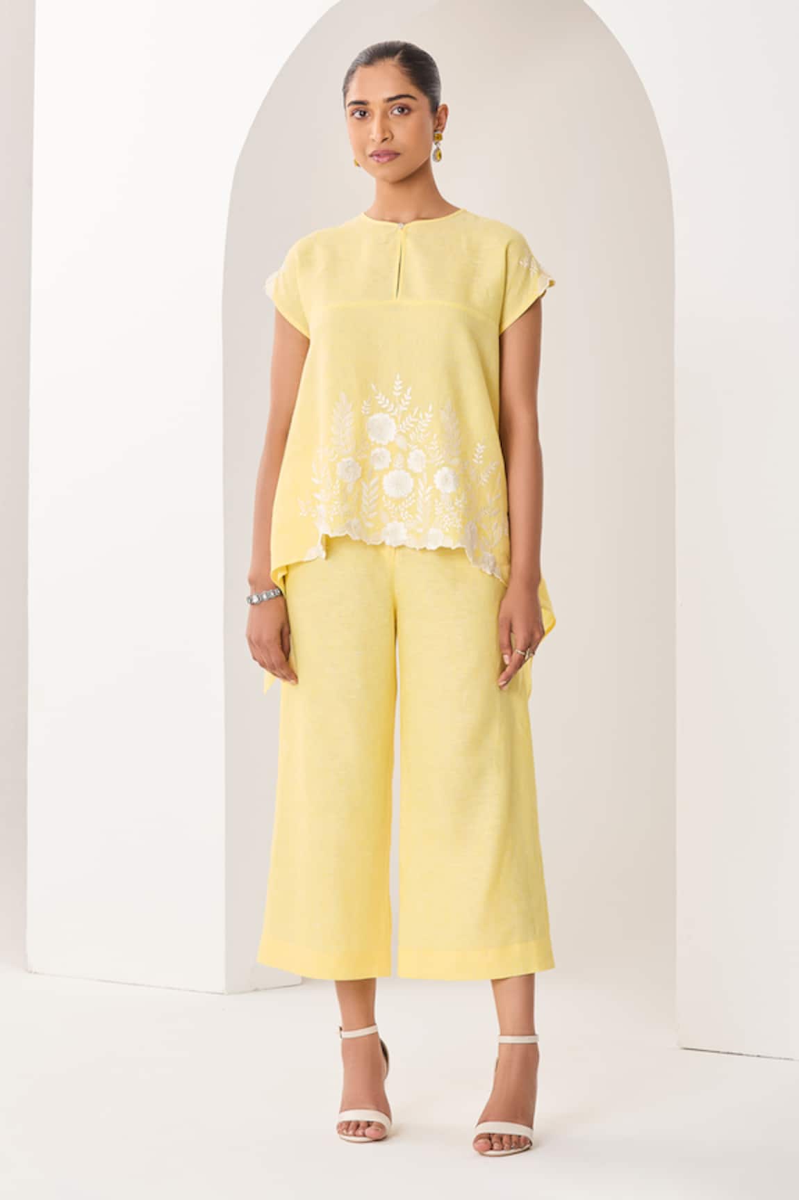 Sue Mue Linen Floral Motif Top & Pant Set 