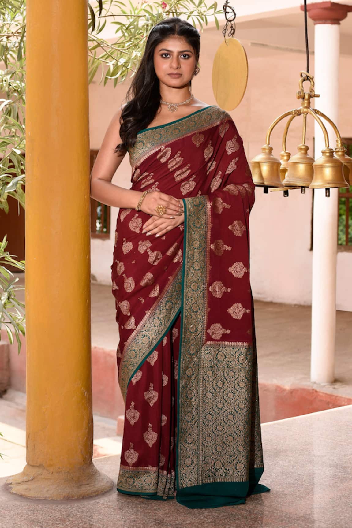 Naaritva India Hand Woven Cocoa Brown Banarasi Saree With Running Blouse 