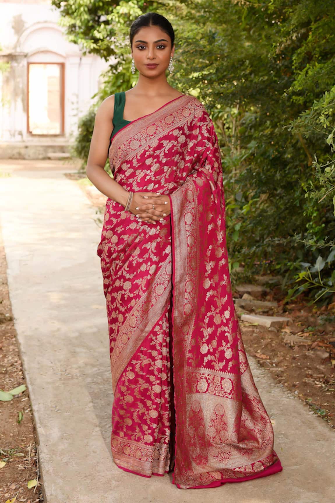 Naaritva India Hand Woven Banarasi Hot Pink Saree With Running Blouse 