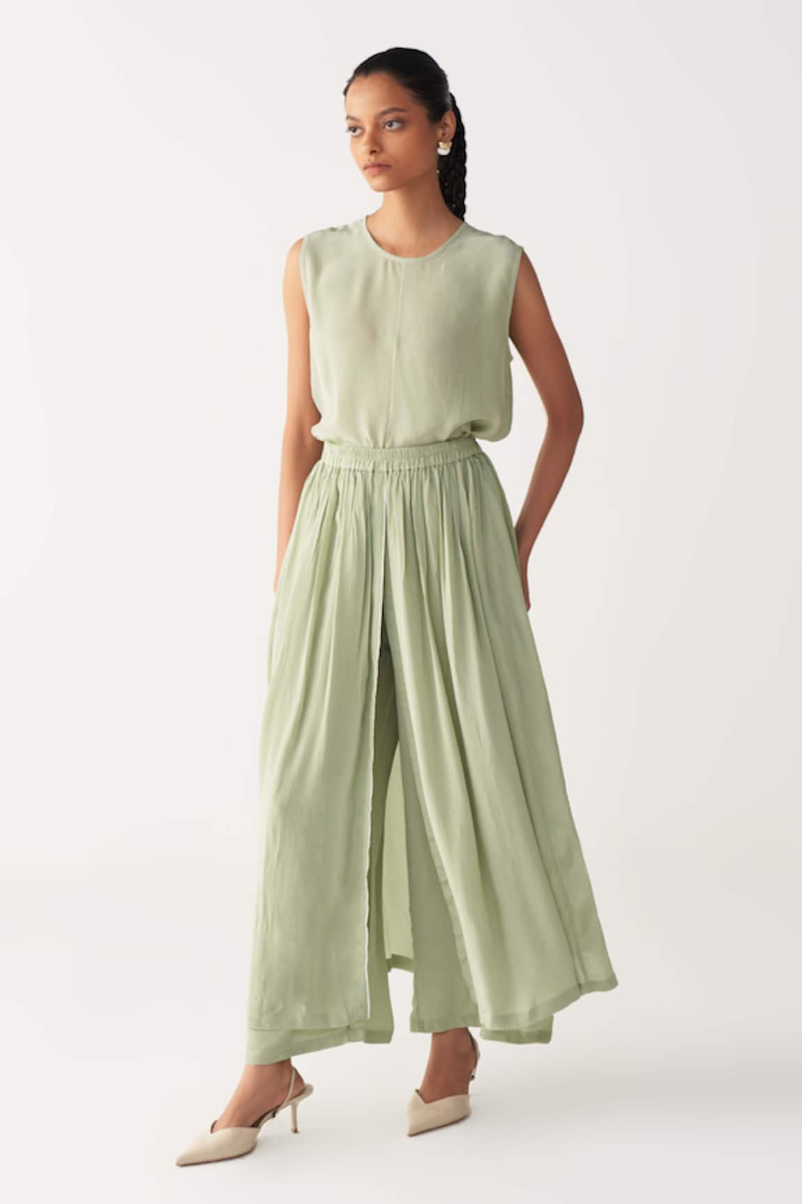 Three Pleated Skirt Pant 