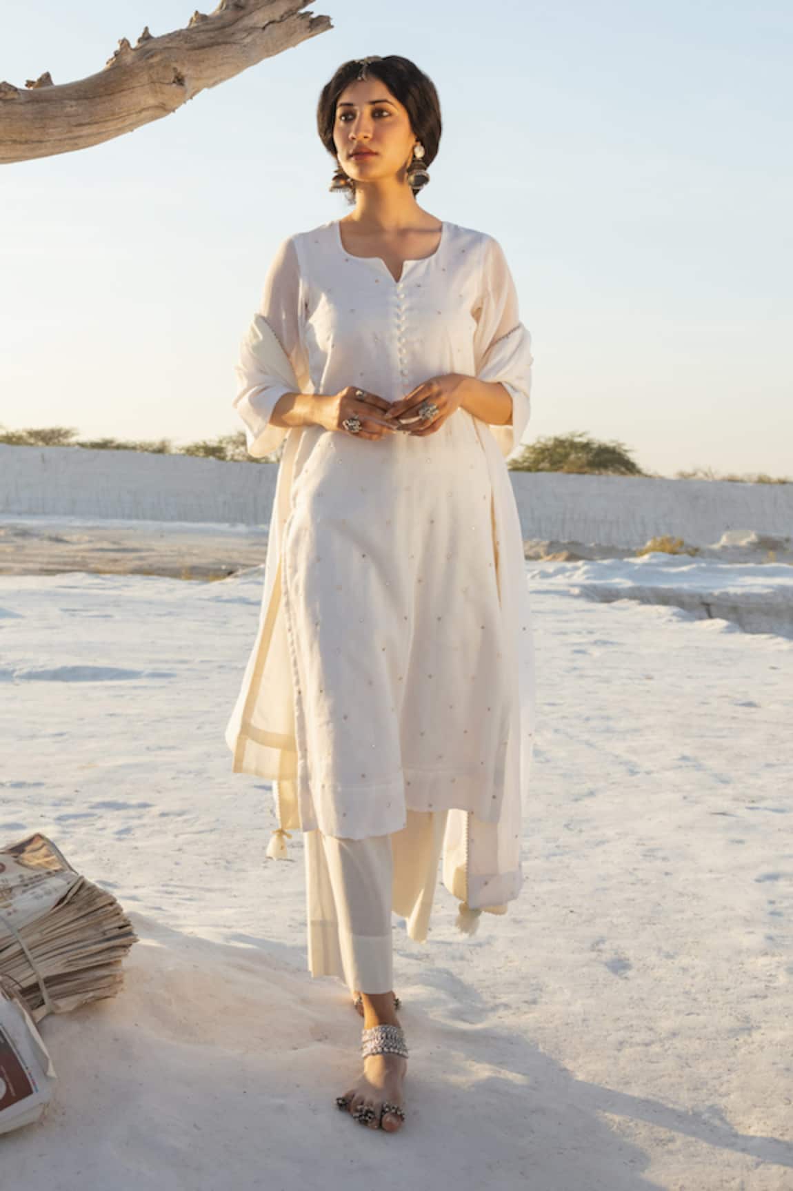 Karaj Jaipur White Sequins Work Kurta Set 