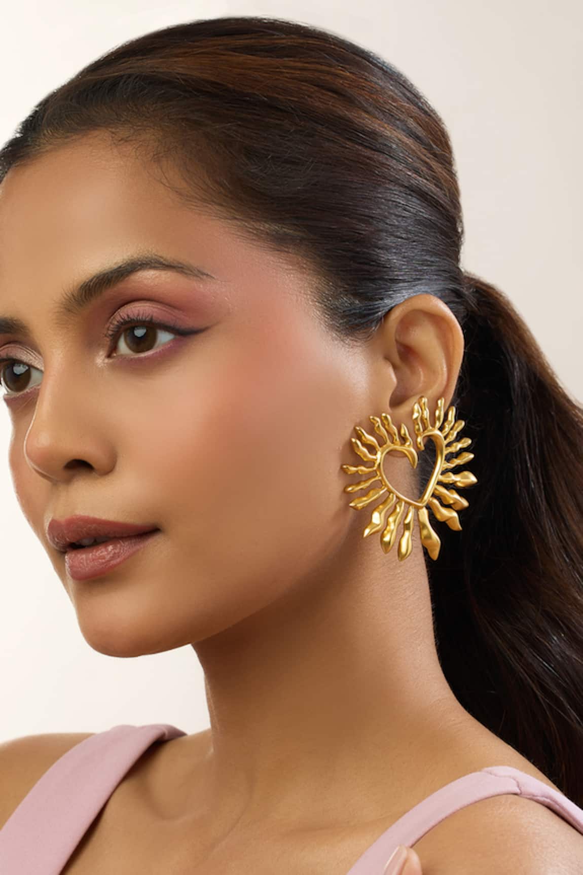 Mnsh Amour Heart Gold Earrings 