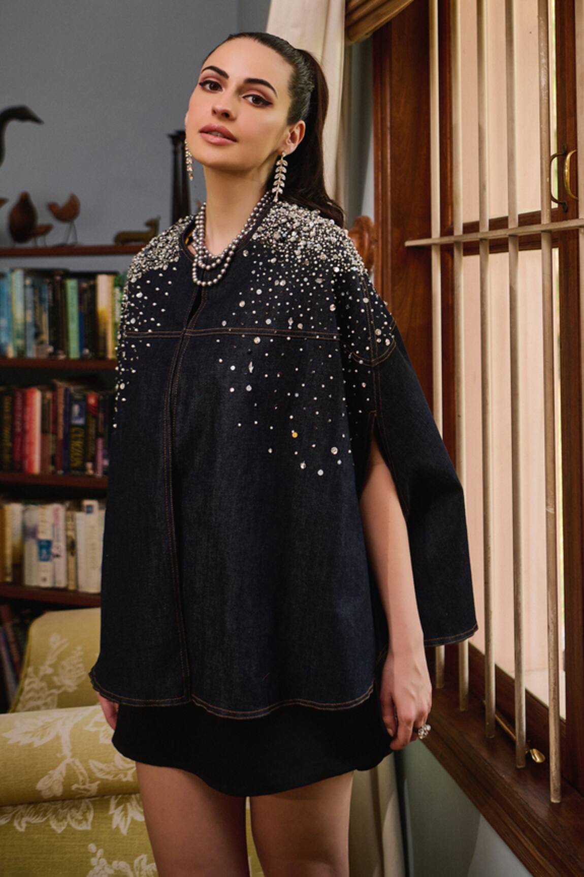 Nika 1.0 Denim Pearl Cape 