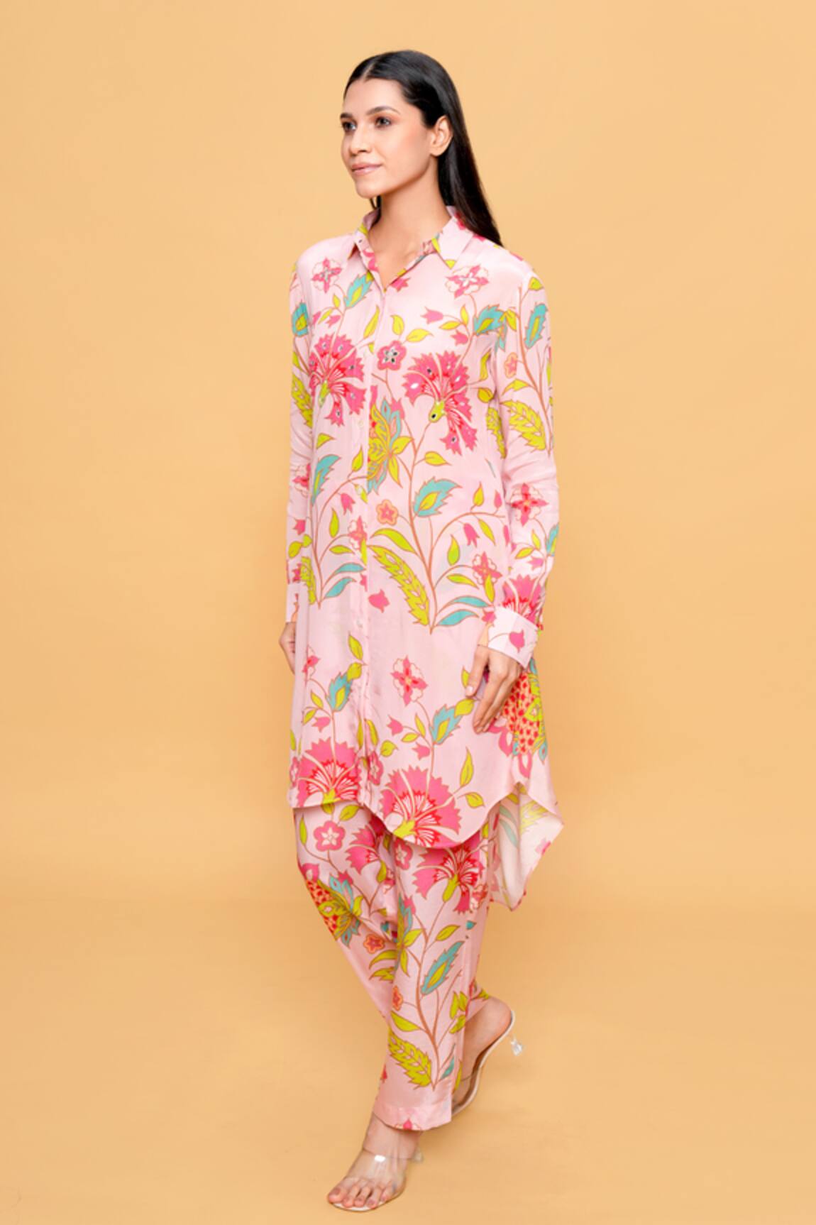 Sajeda A Lehry Hand Embroidered Floral Kurta Pant Set 