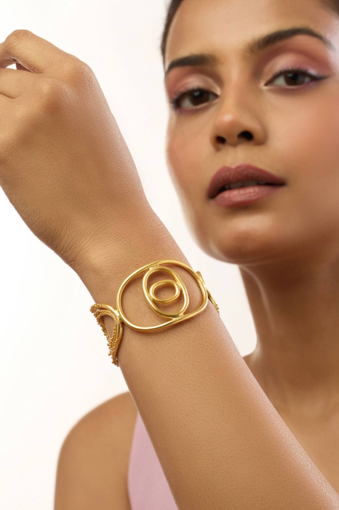 Mnsh Vine Oval Triple Cuff 